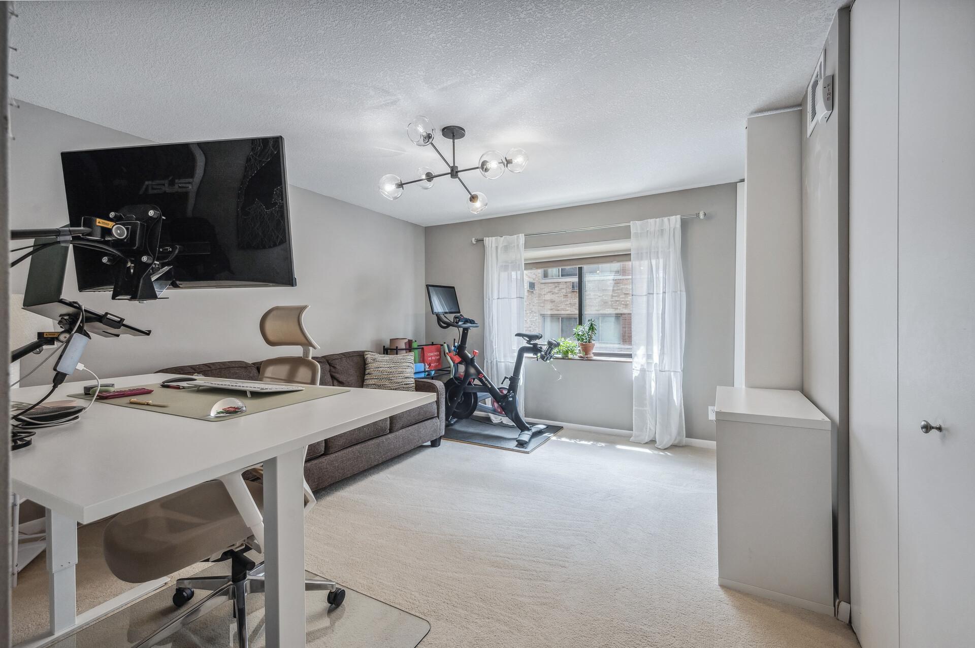 2885 Knox Ave S Unit: 405