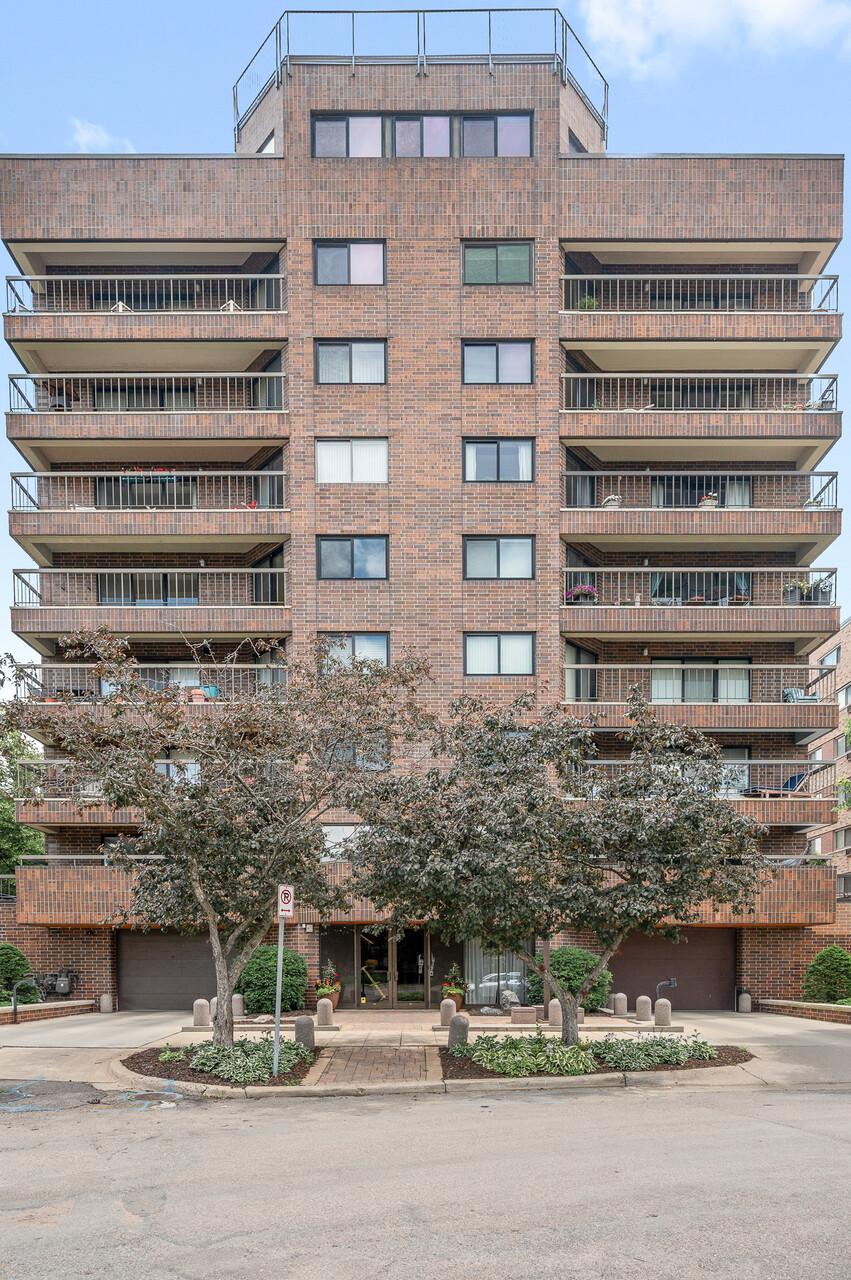 2885 Knox Ave S Unit: 405