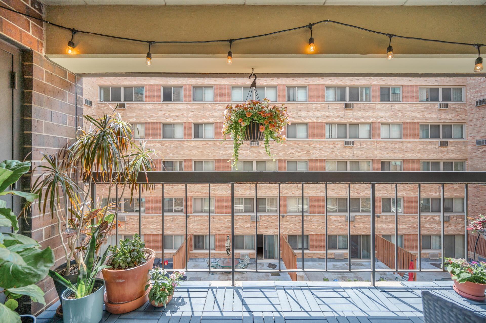 2885 Knox Ave S Unit: 405