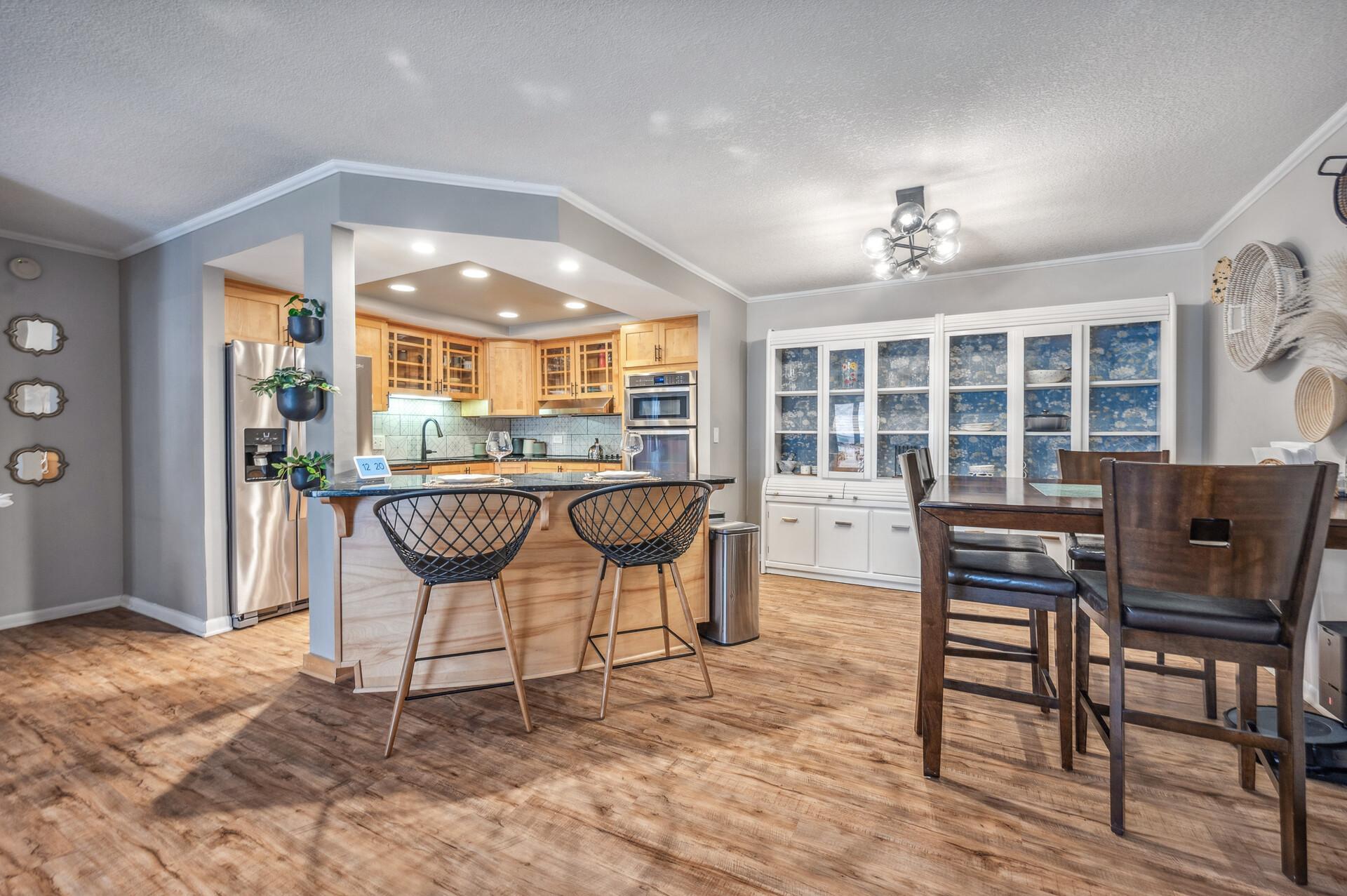 2885 Knox Ave S Unit: 405