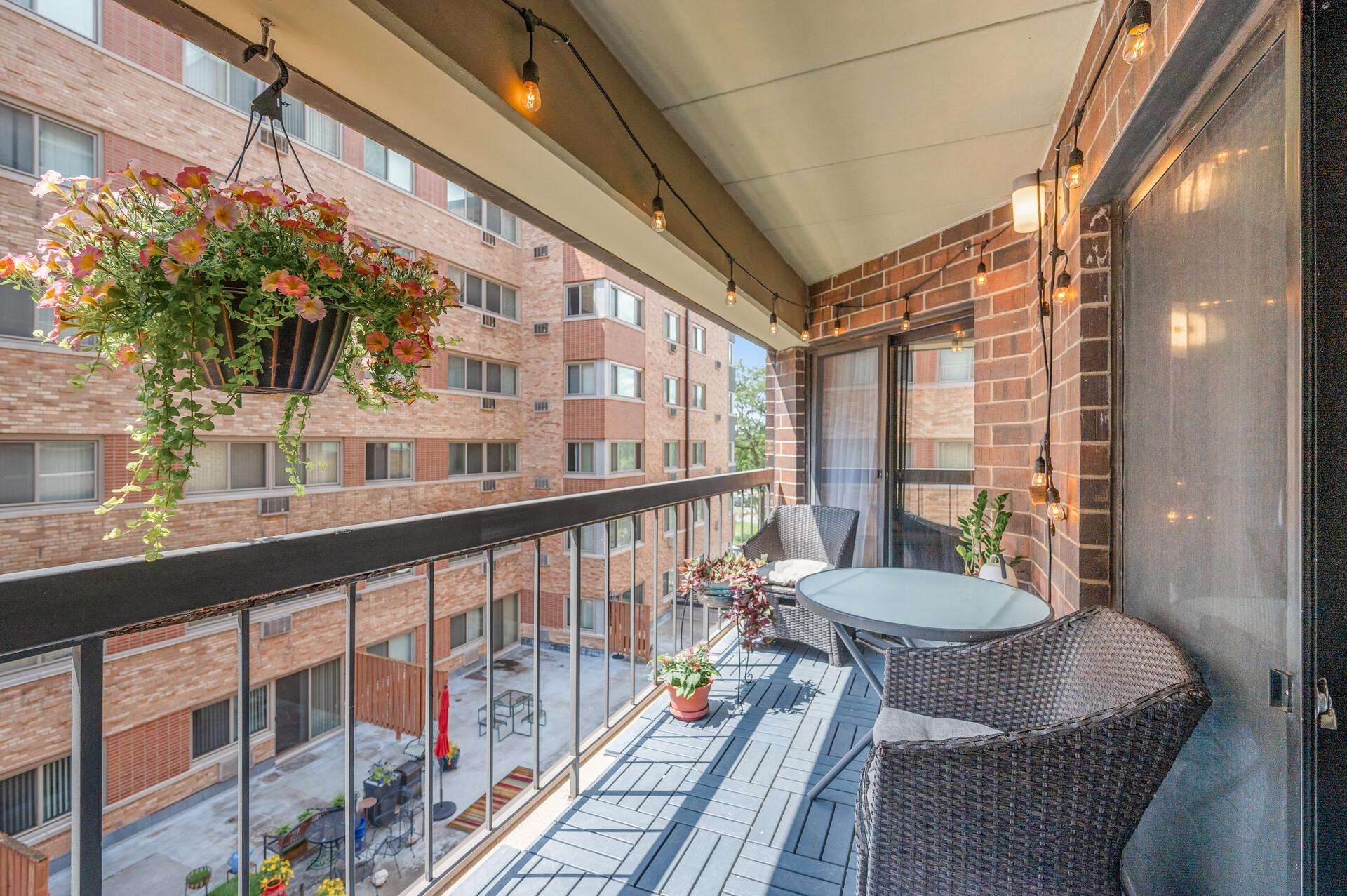 2885 Knox Ave S Unit: 405