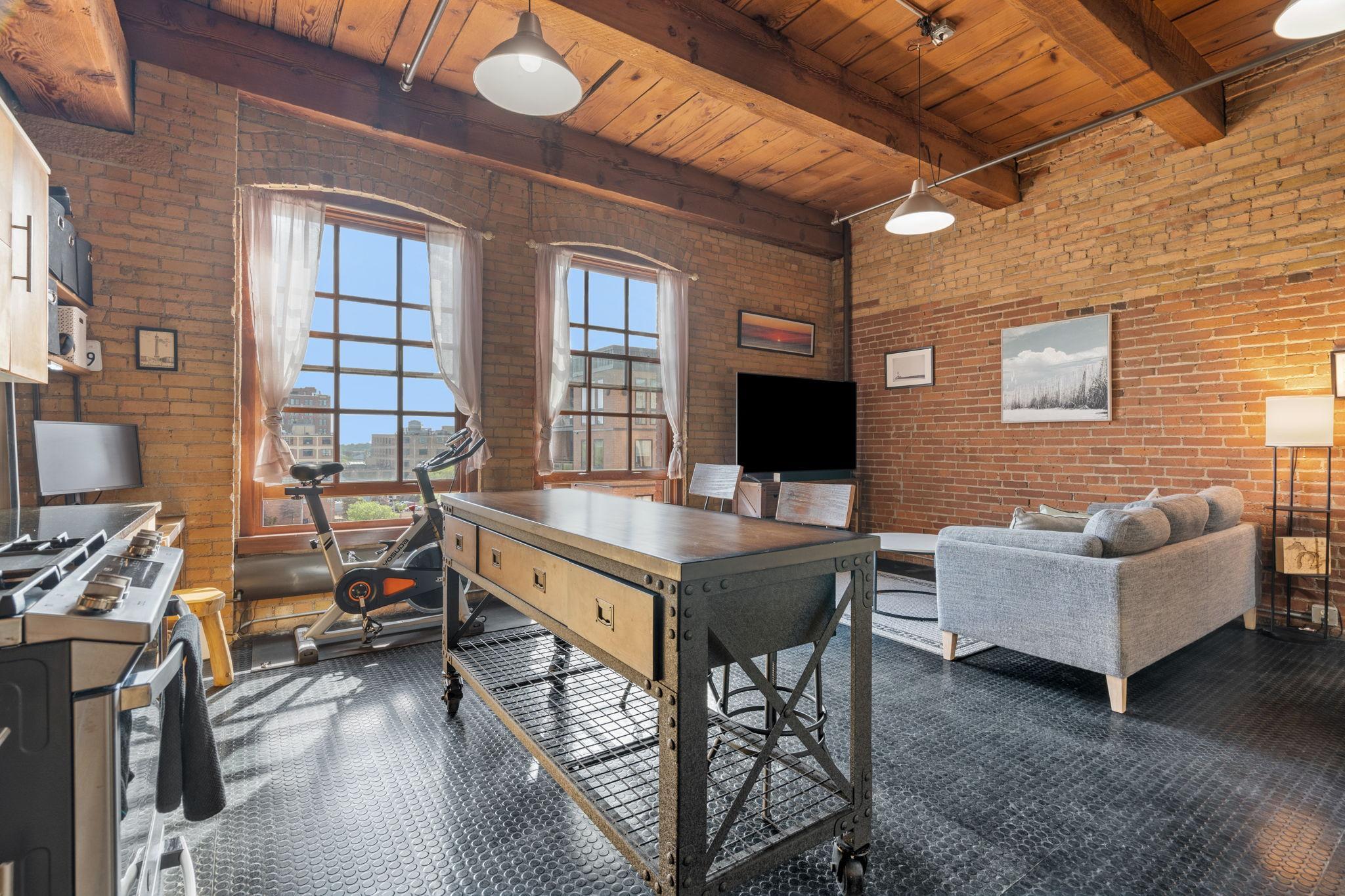 716 N 1st St Unit: 535