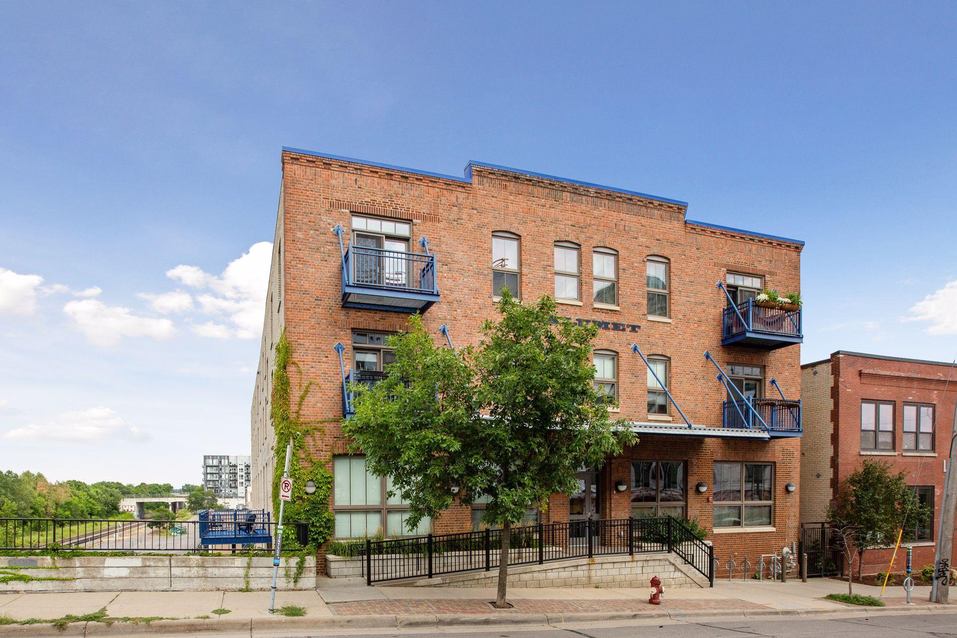 127 5th St NE Unit: G04