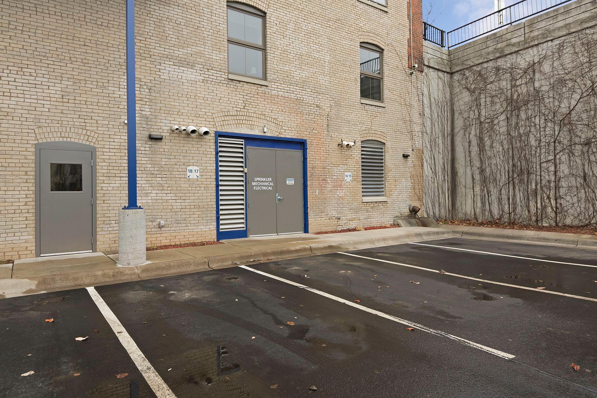 127 5th St NE Unit: G04