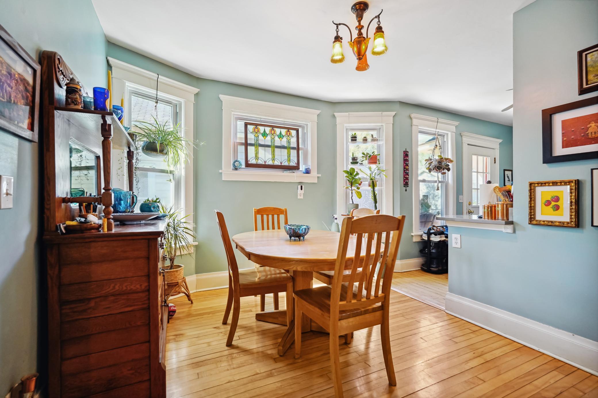 1618 6th Street NE