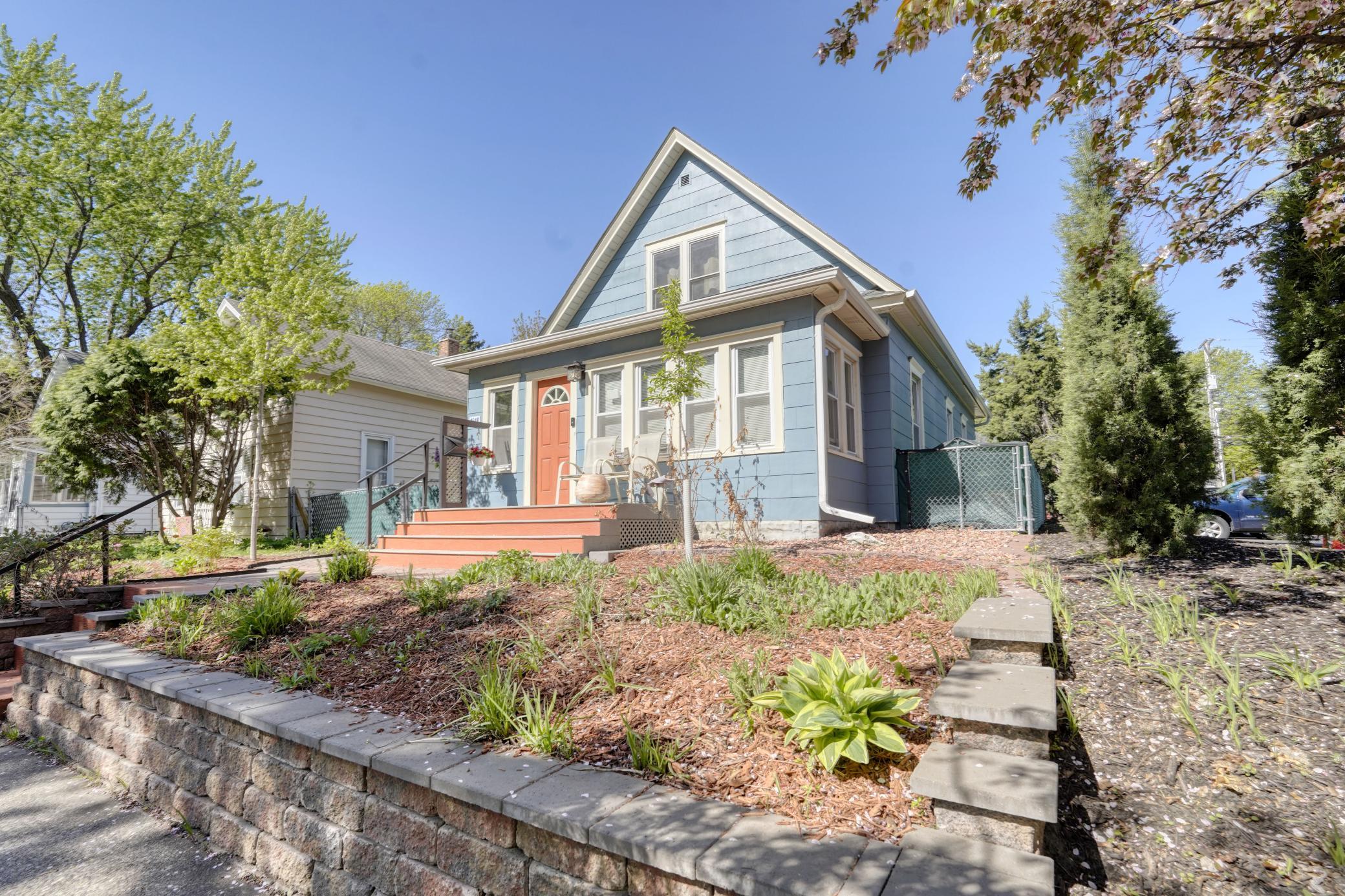 1618 6th Street NE