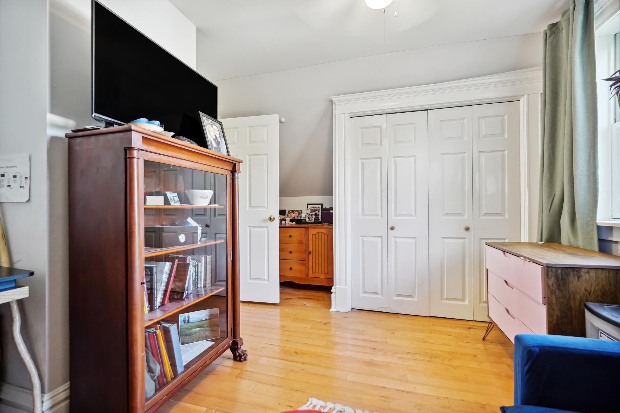 1618 6th Street NE