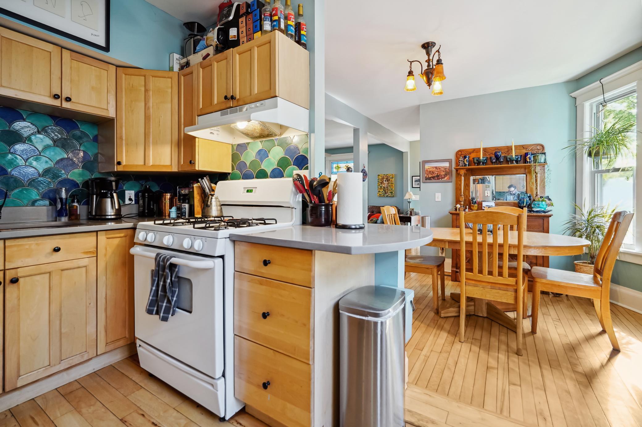 1618 6th Street NE