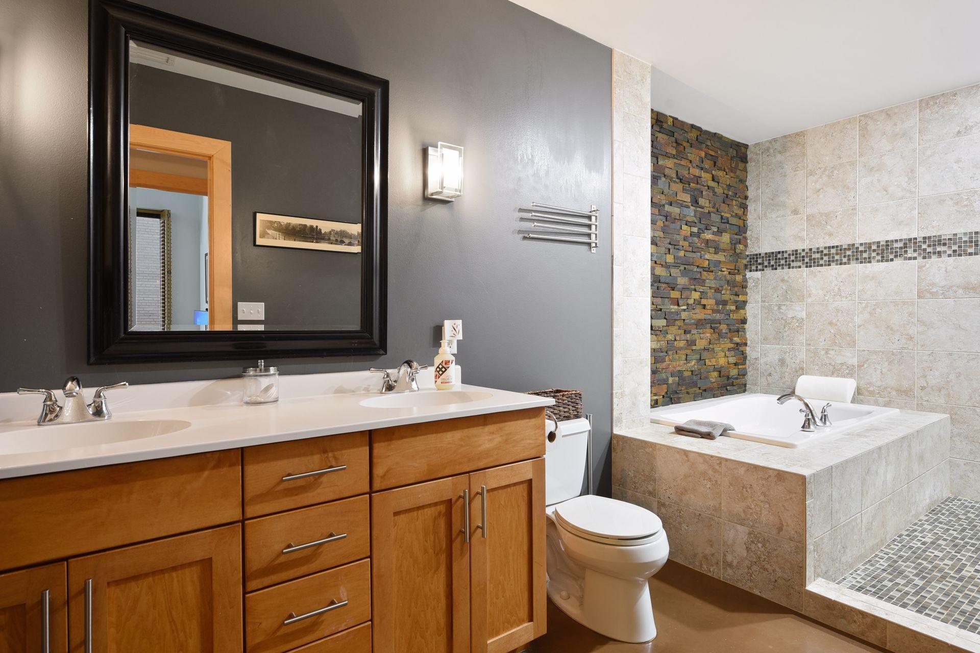 601 Marquette Avenue Unit: 604