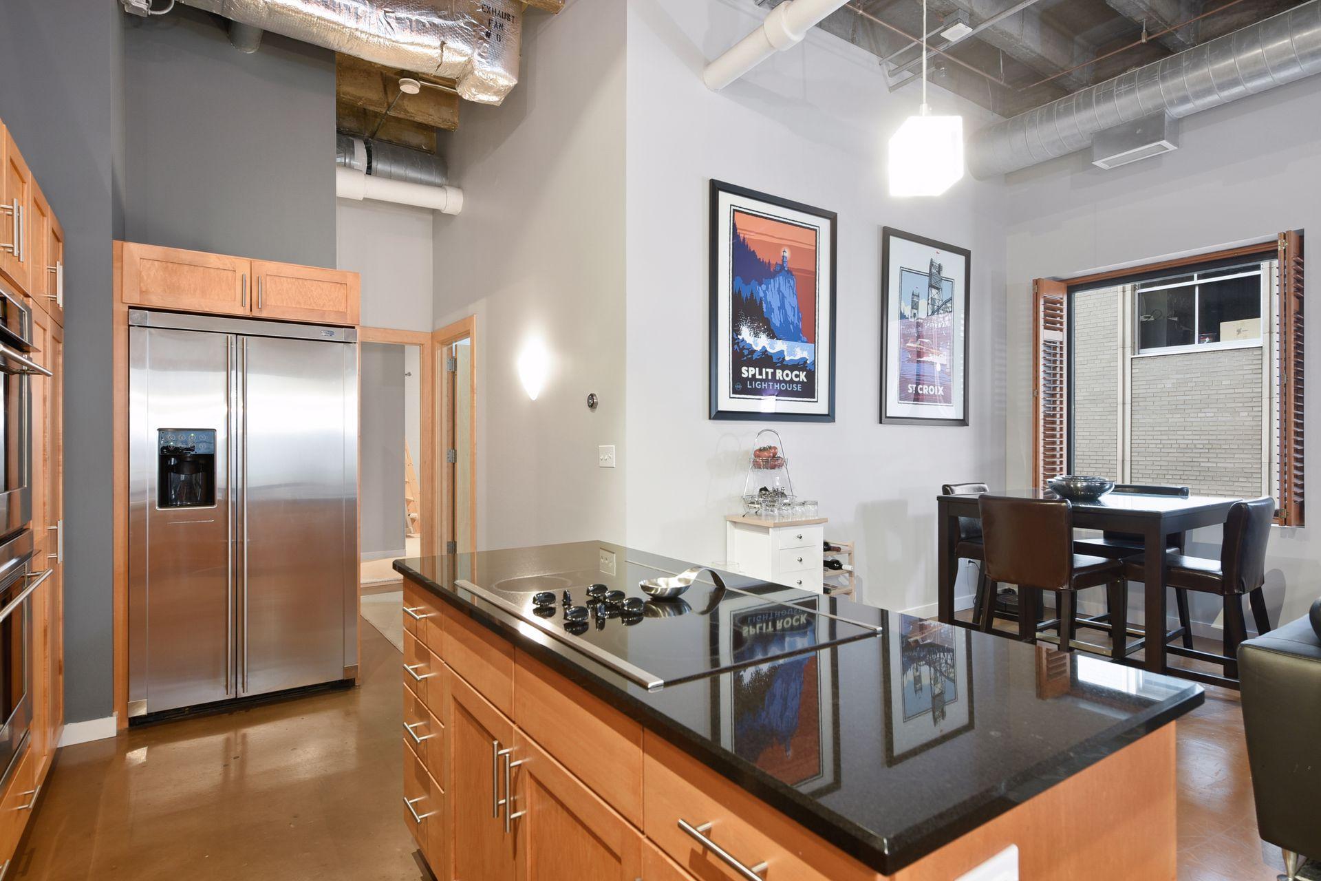 601 Marquette Avenue Unit: 604