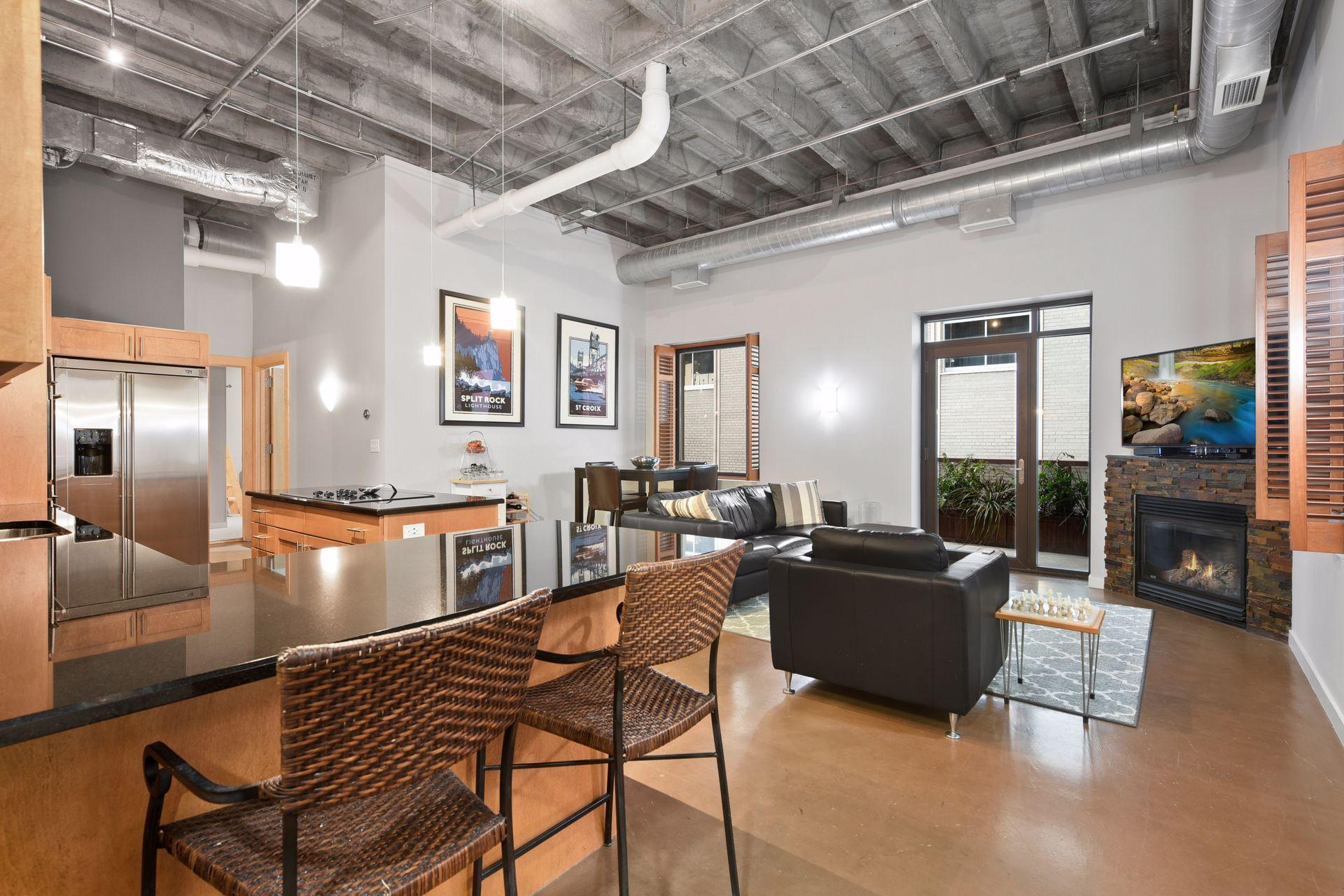 601 Marquette Avenue Unit: 604