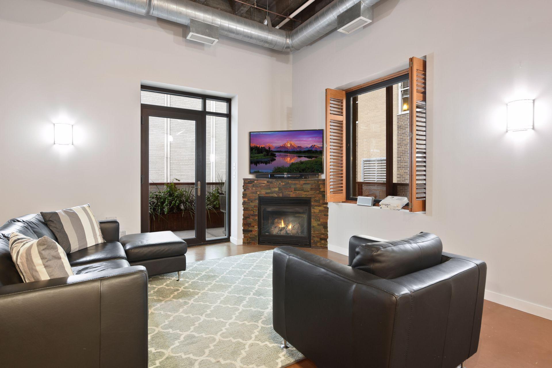 601 Marquette Avenue Unit: 604