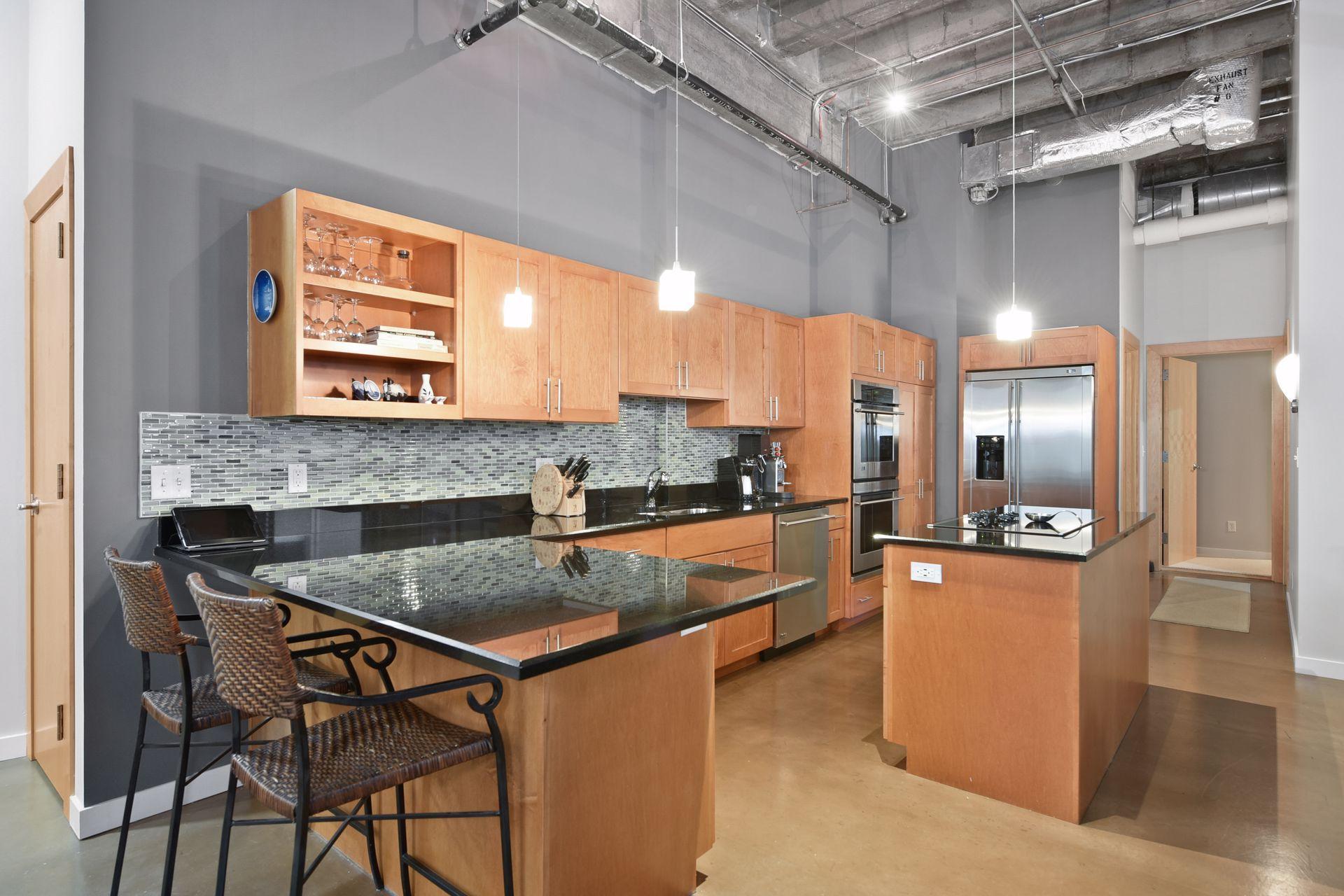 601 Marquette Avenue Unit: 604
