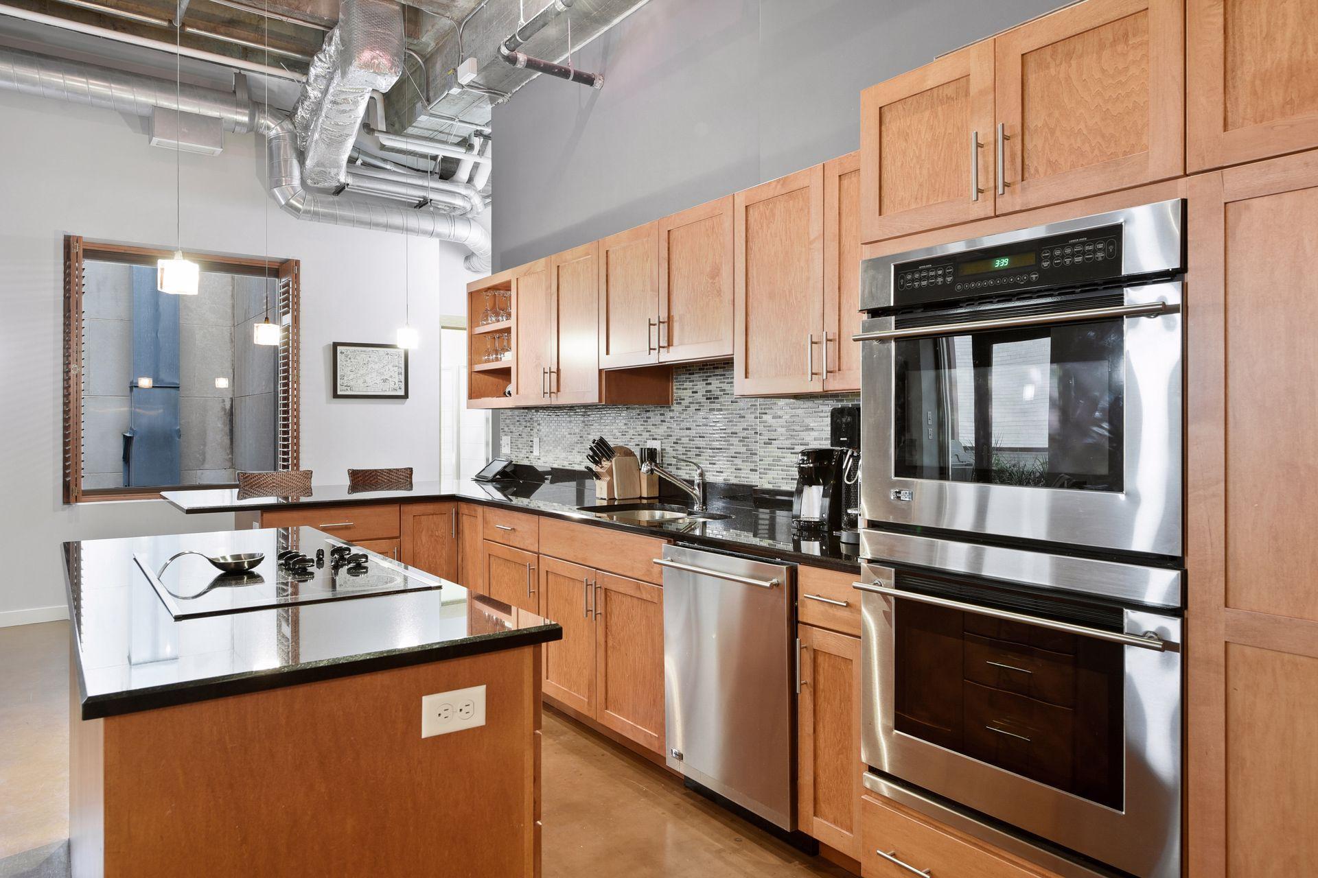 601 Marquette Avenue Unit: 604