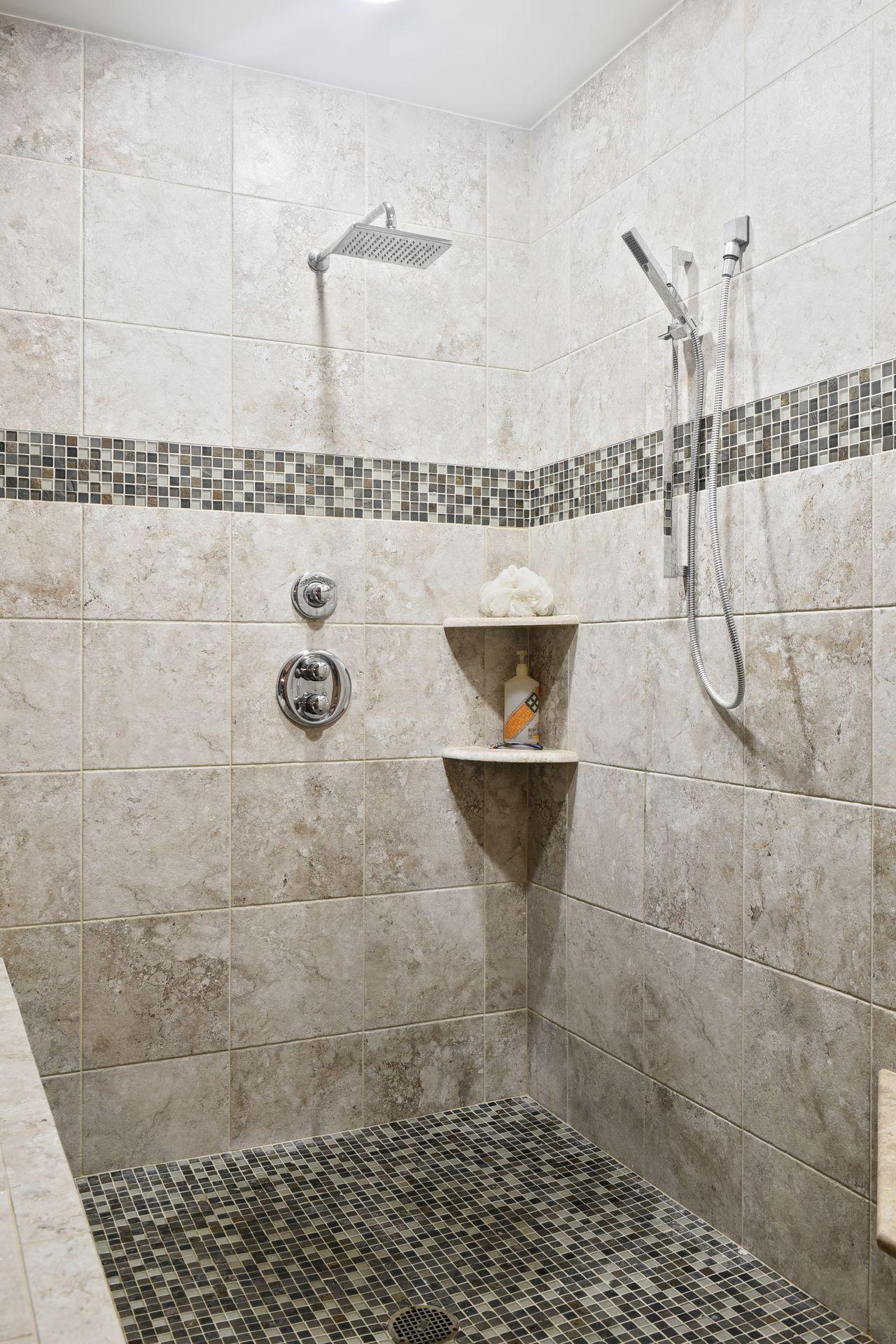 601 Marquette Avenue Unit: 604