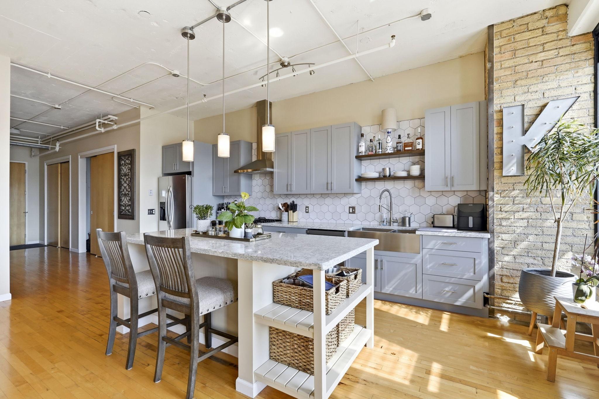 290 Market Street Unit: 611