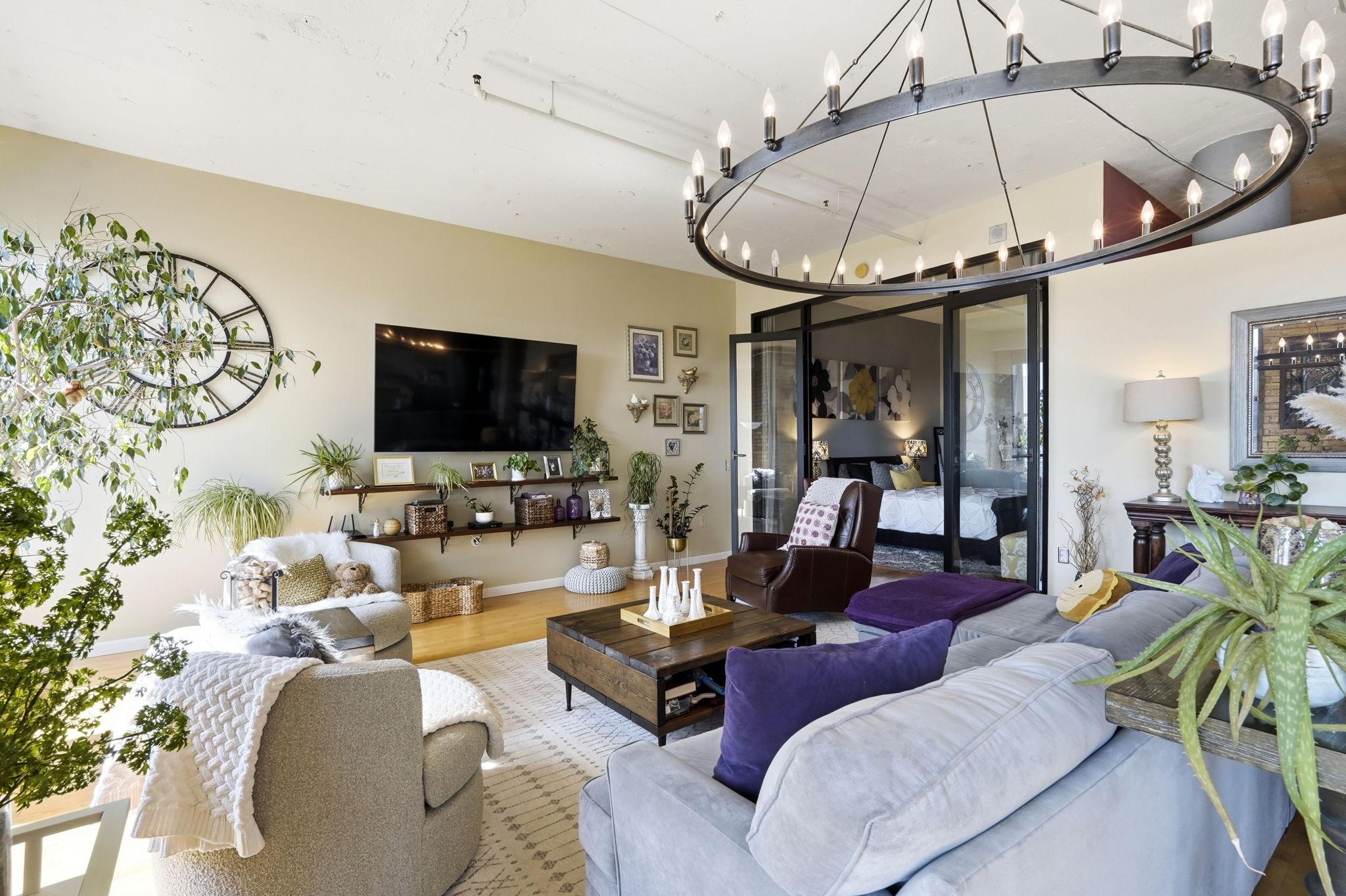 290 Market Street Unit: 611