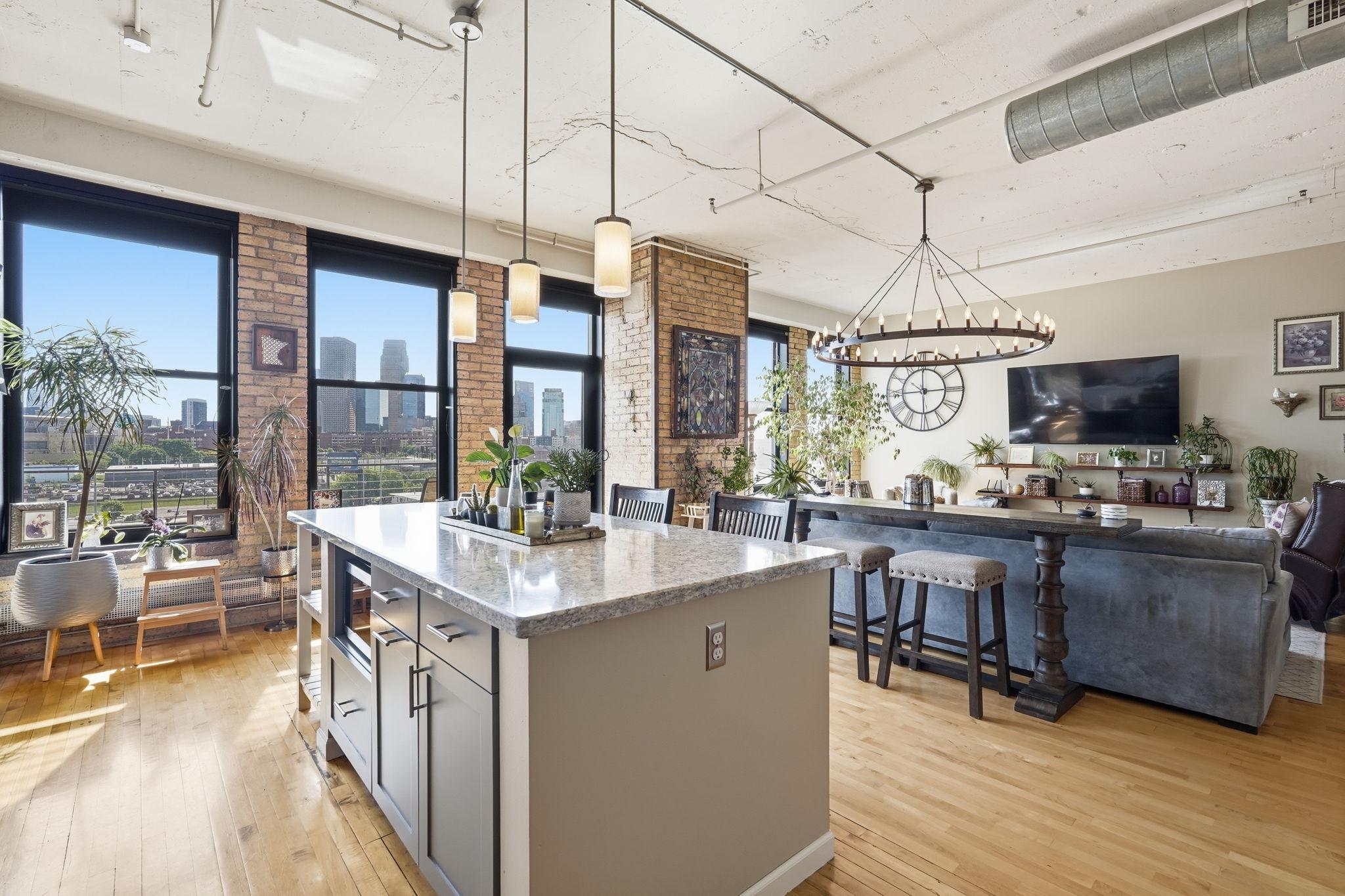 290 Market Street Unit: 611