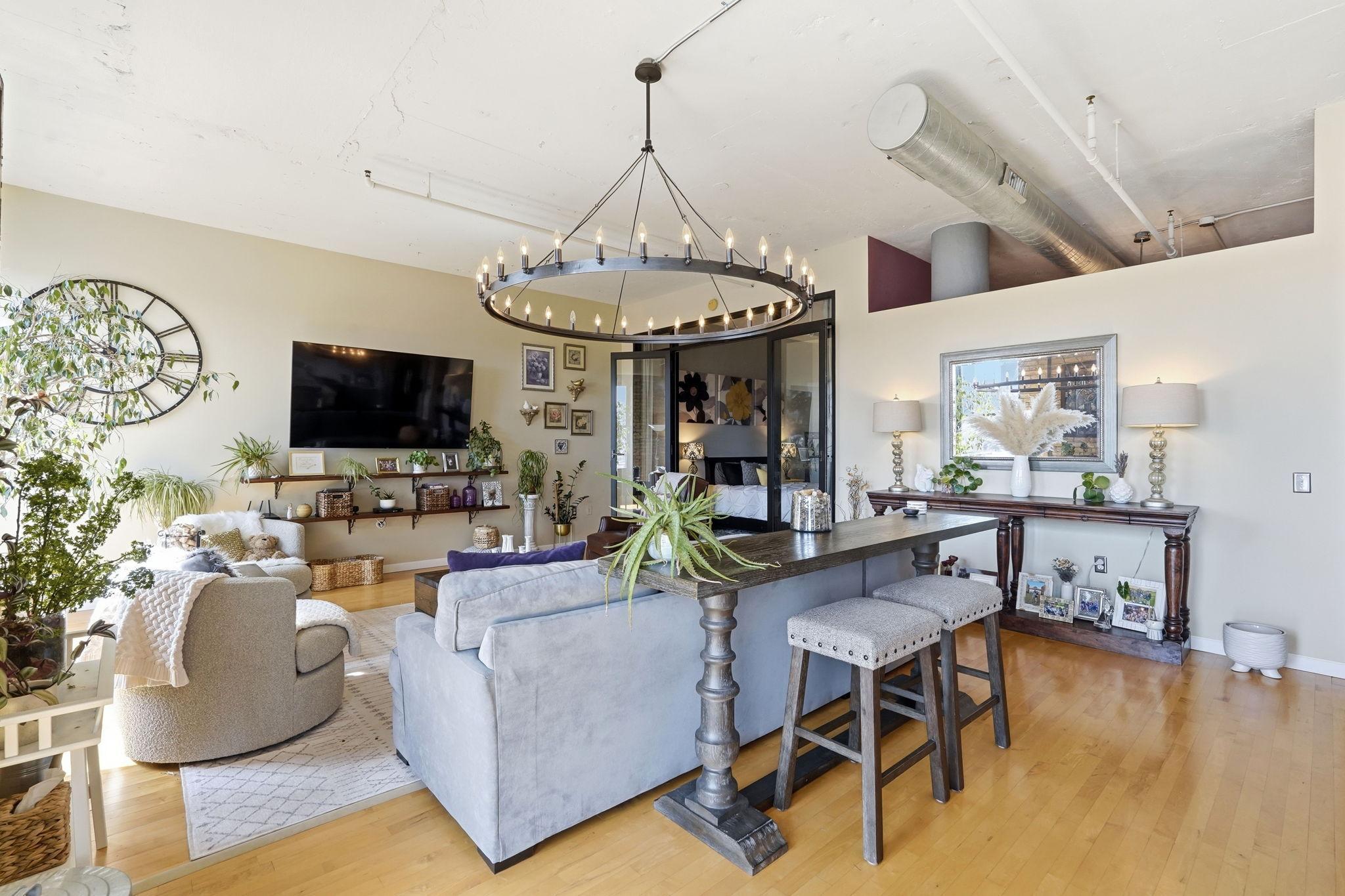 290 Market Street Unit: 611