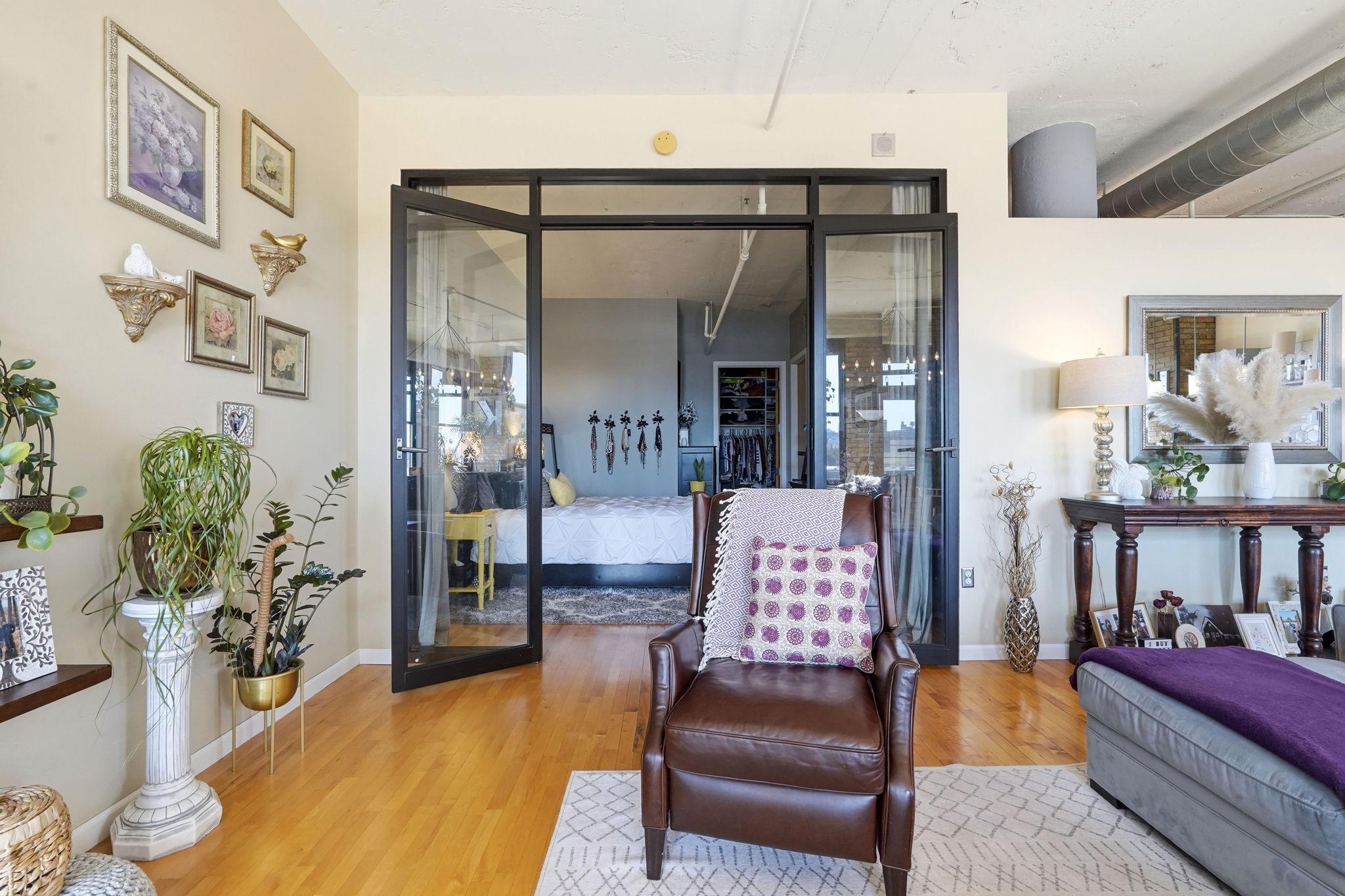 290 Market Street Unit: 611