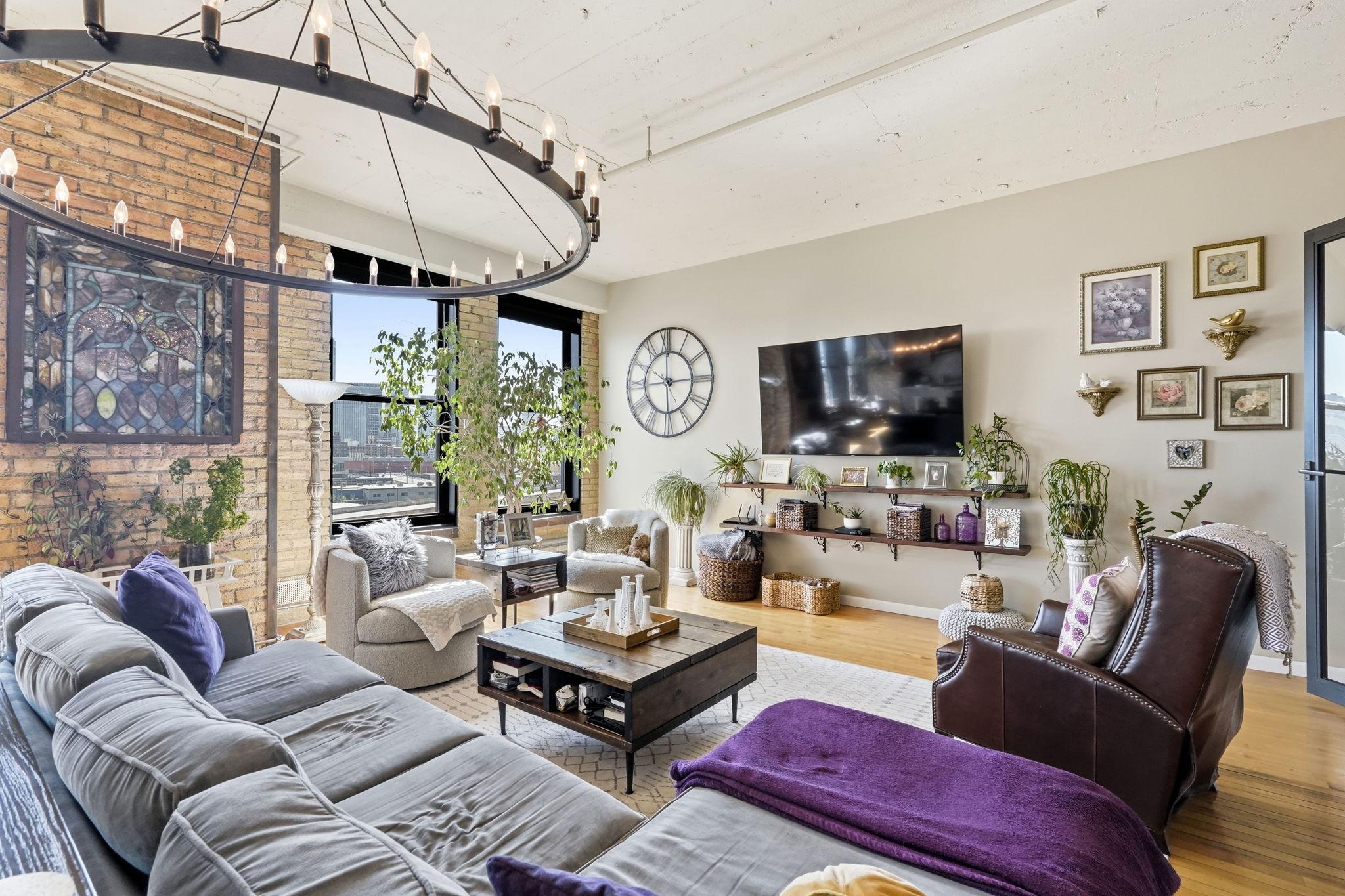 290 Market Street Unit: 611