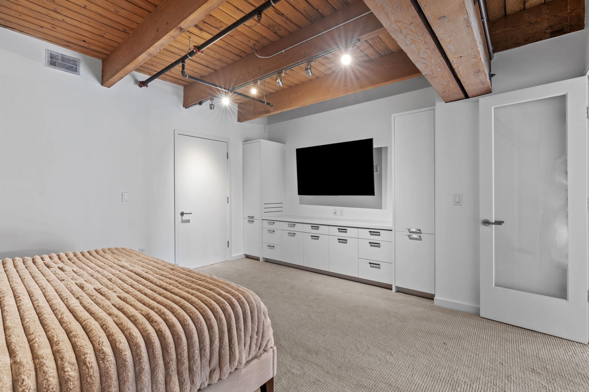 404 Washington Avenue N Unit: 506