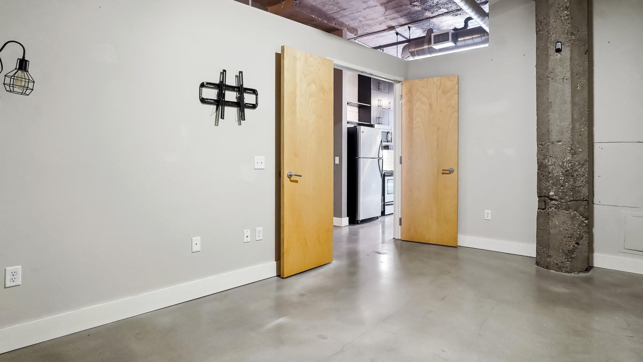 718 Washington Ave N Unit: 514