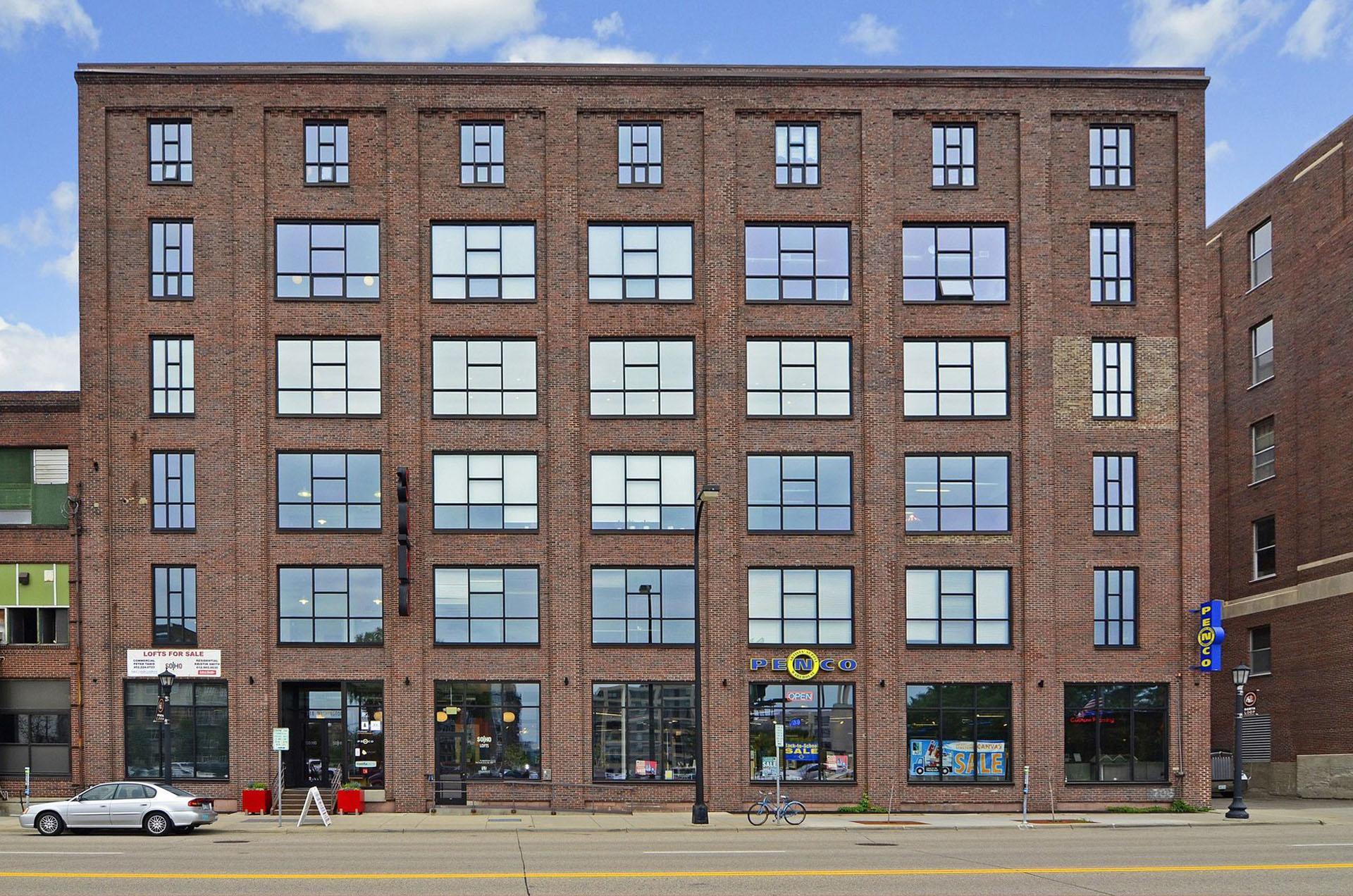 718 Washington Ave N Unit: 514