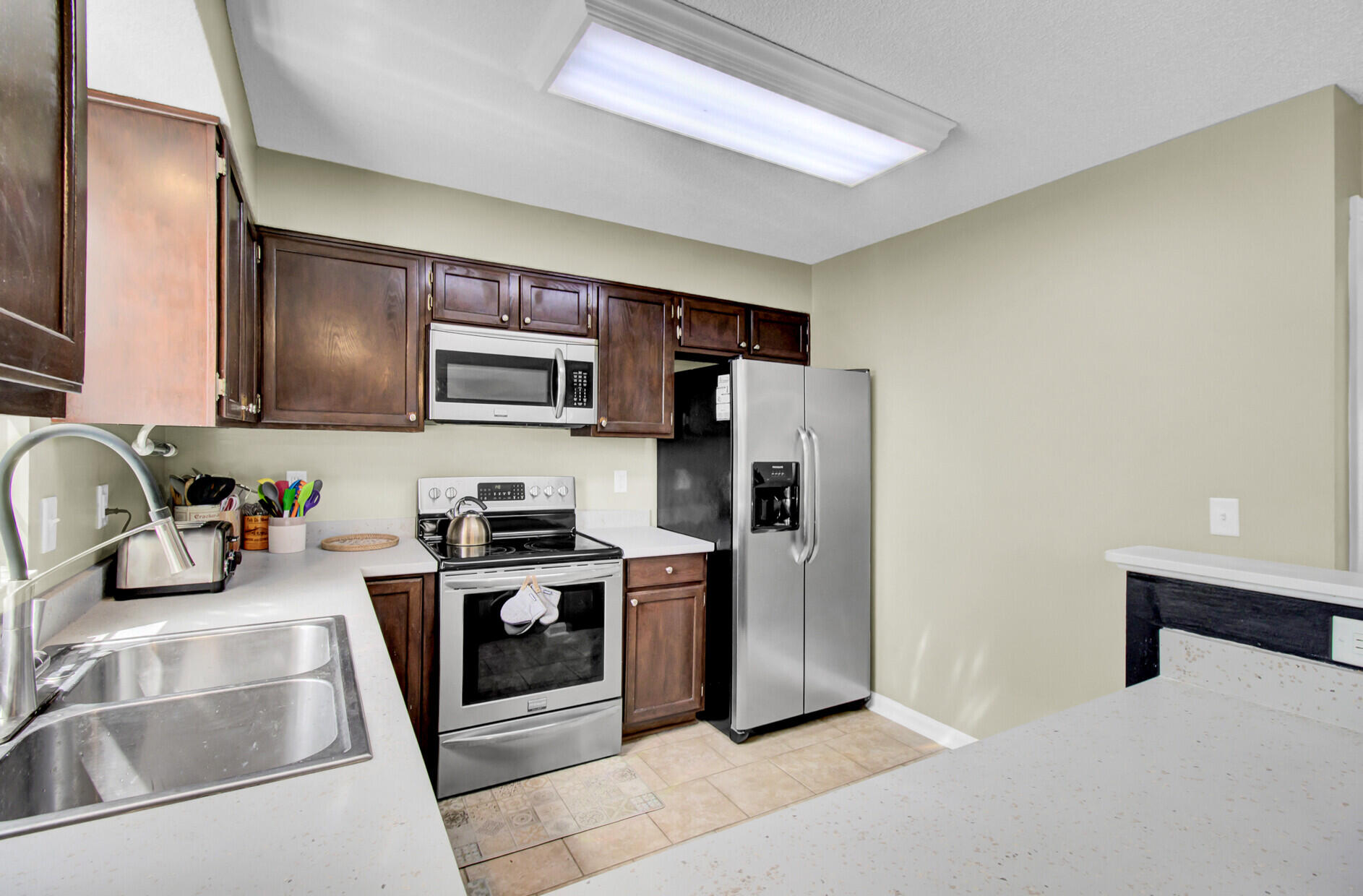 8375 Coventry Court