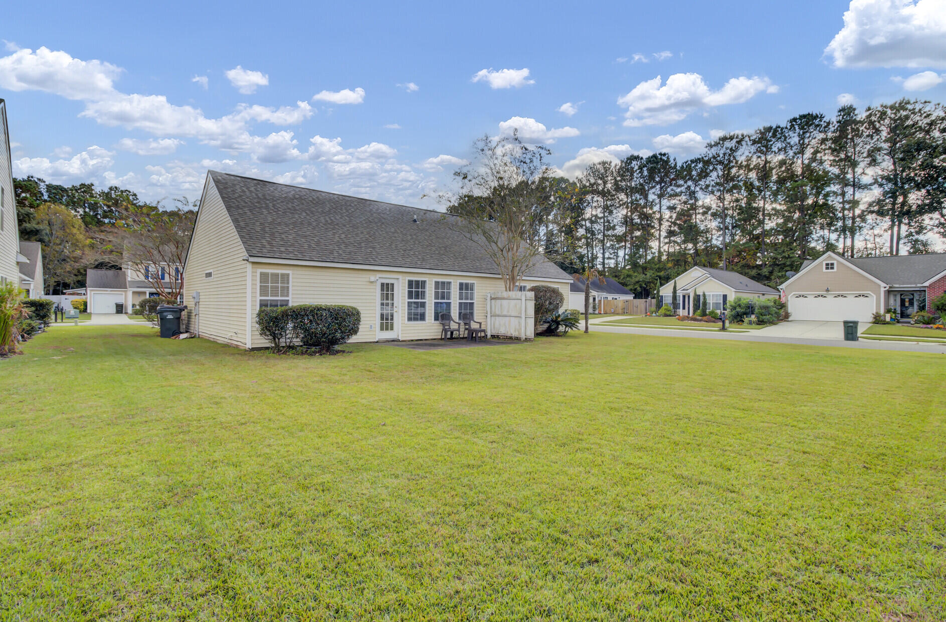 1475 Water Edge Drive