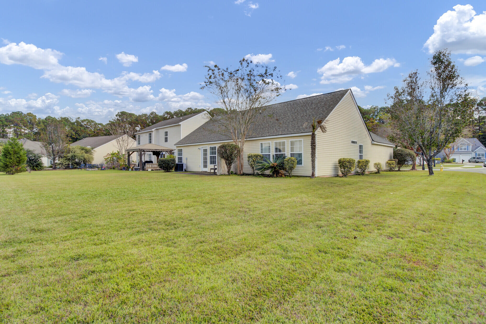 1475 Water Edge Drive