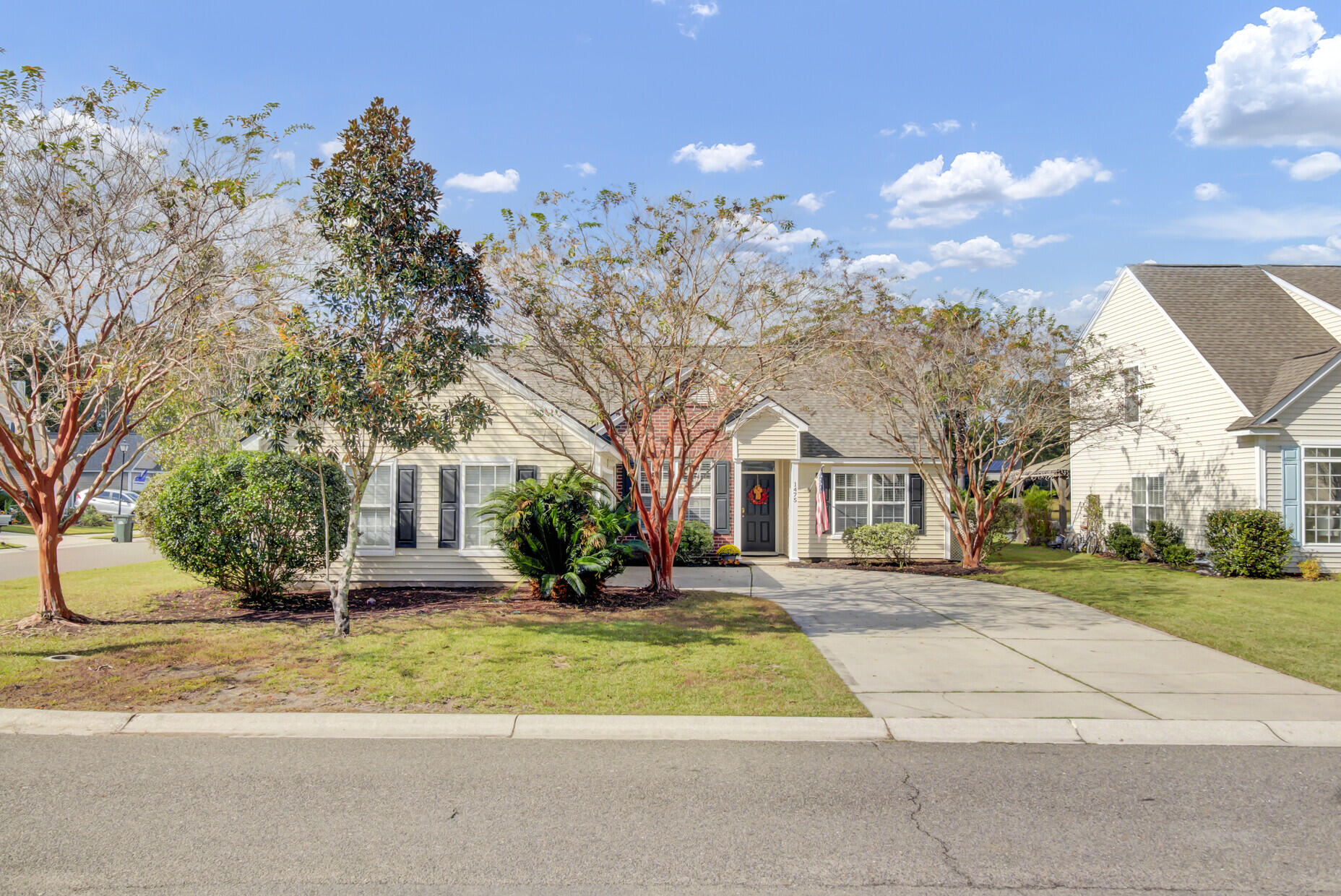 1475 Water Edge Drive
