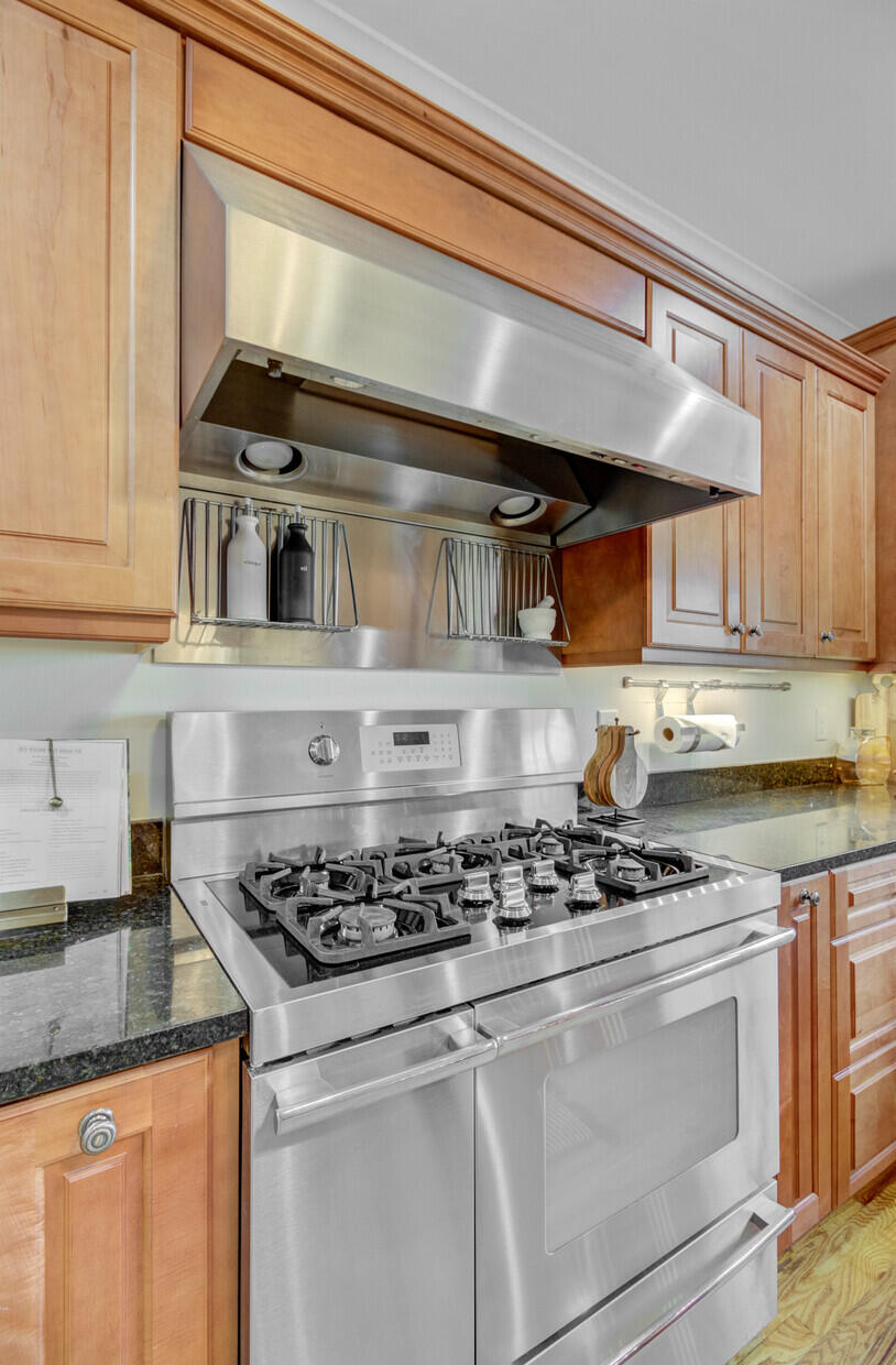 2076 Rookery Lane