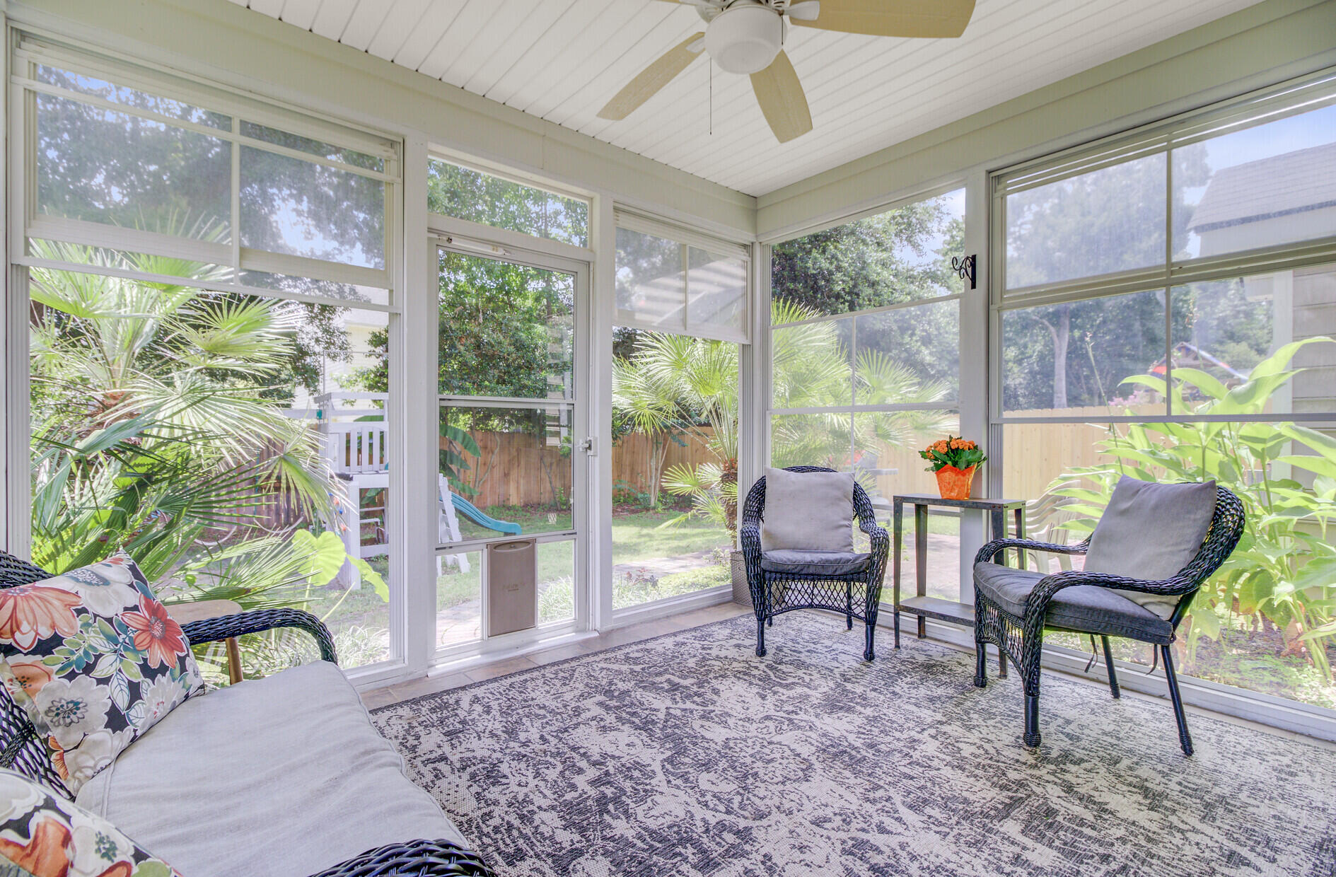 5212 Mulholland Drive