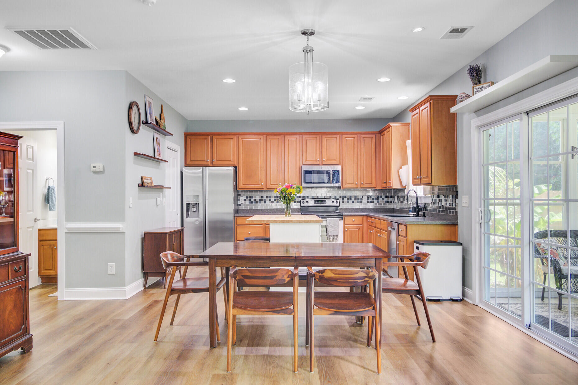 5212 Mulholland Drive
