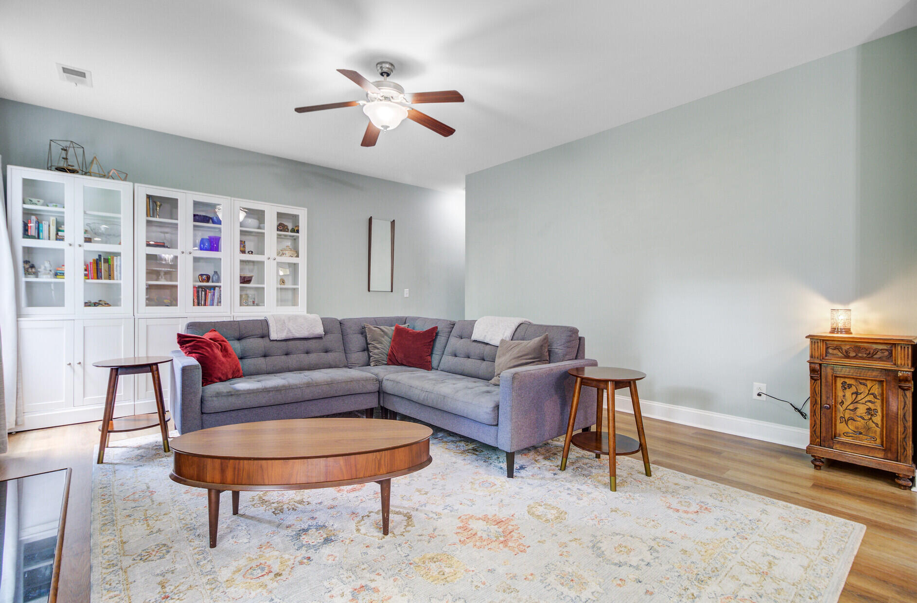 5212 Mulholland Drive