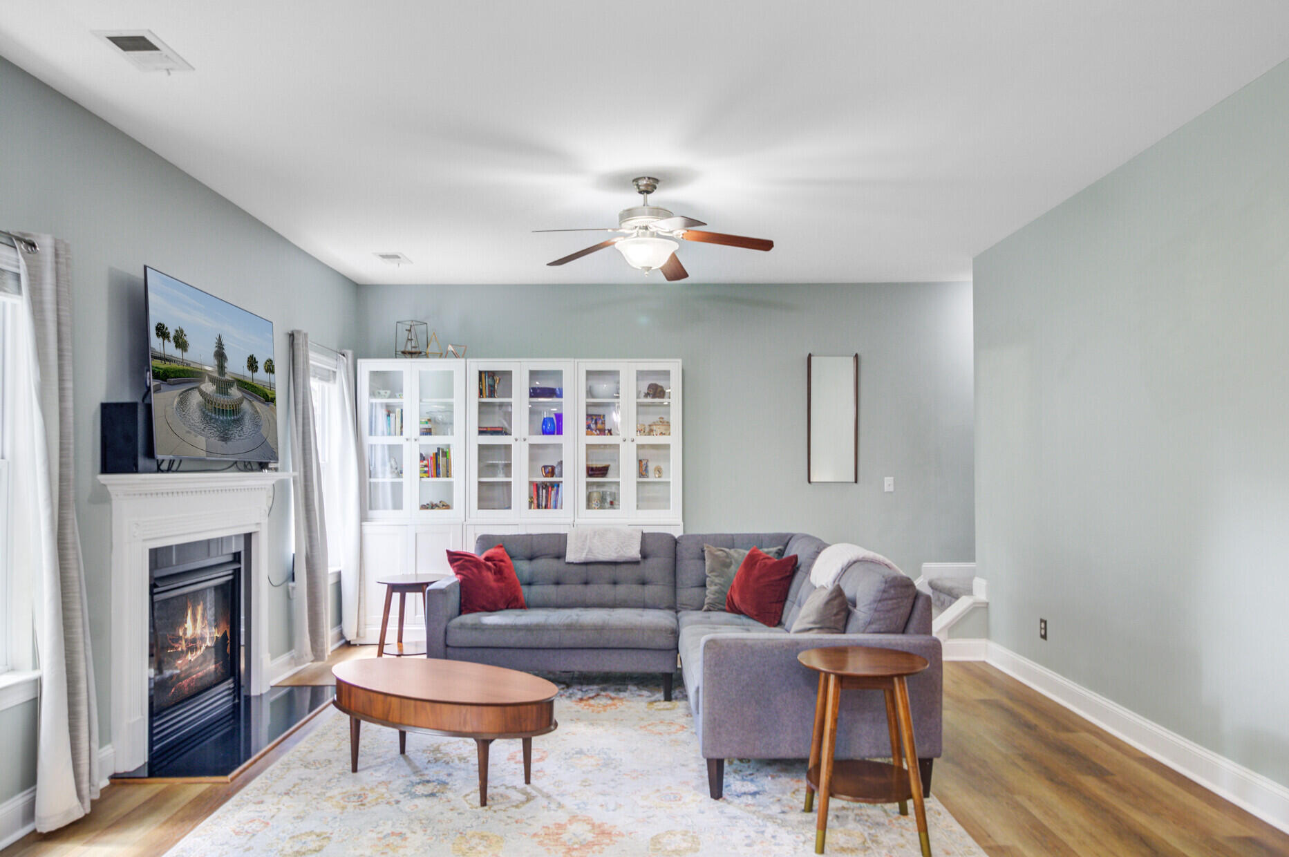 5212 Mulholland Drive