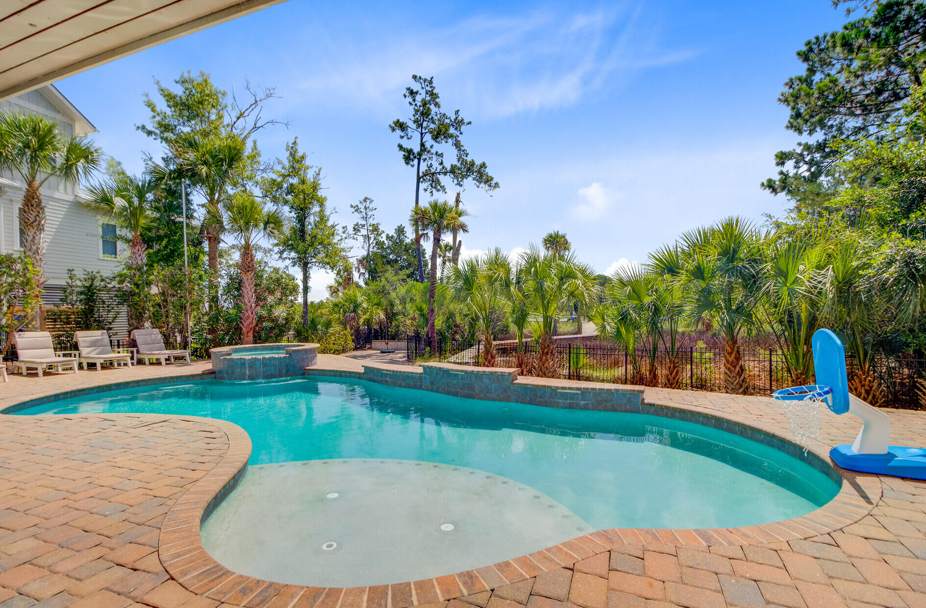 2196 Beckenham Drive