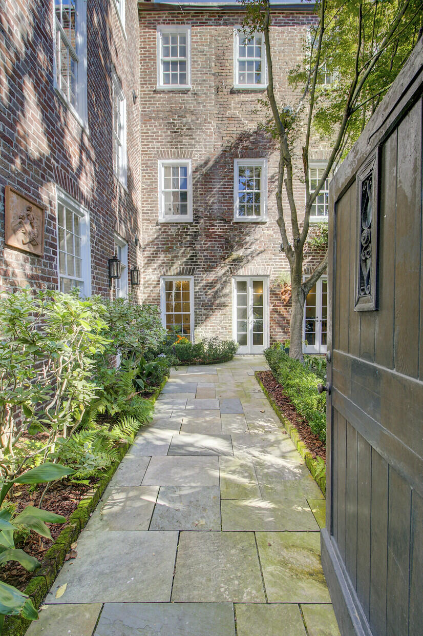 60 Anson Street