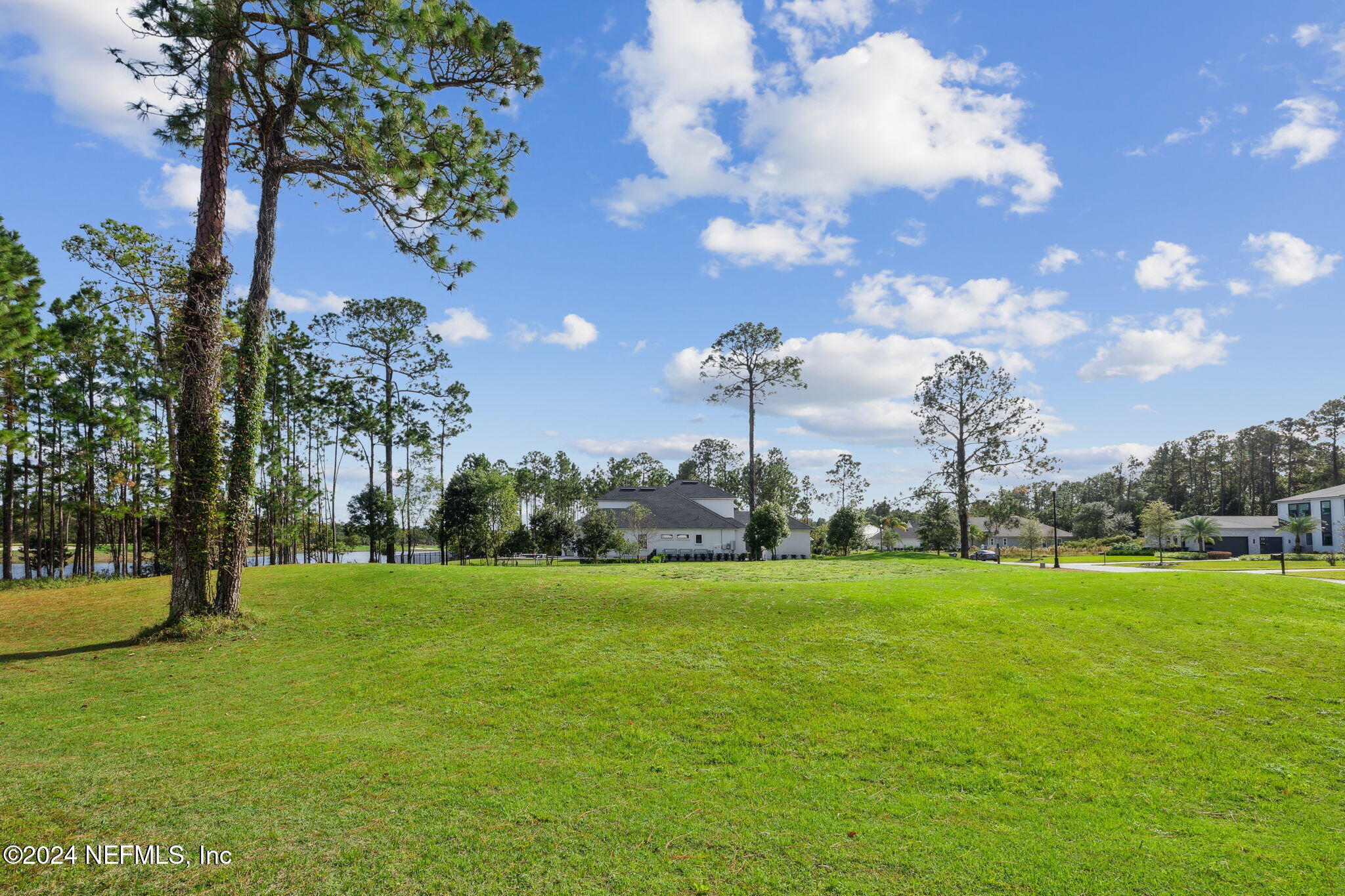 4511 HUNTERSTON Lane