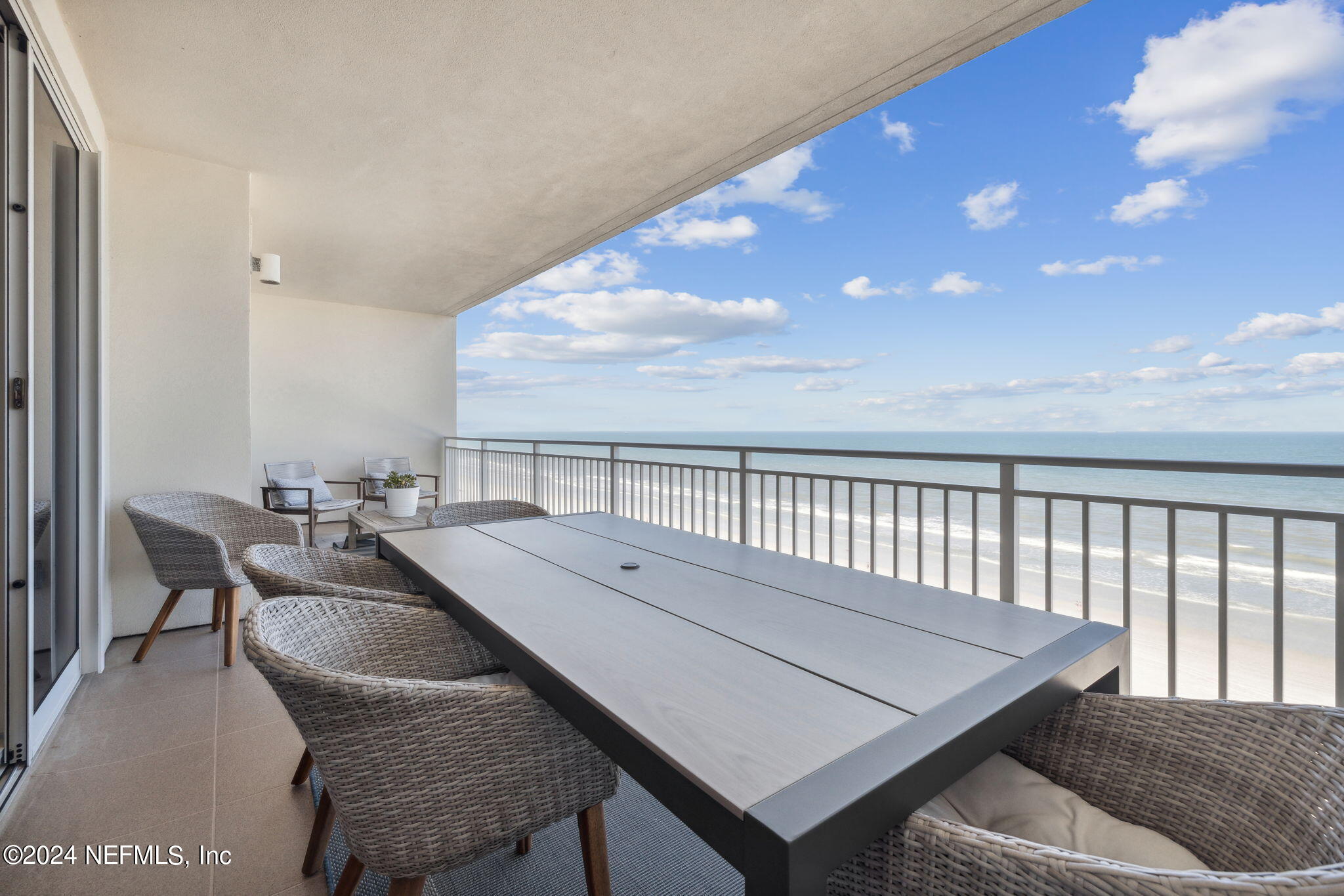 1415 1ST Street N, 903