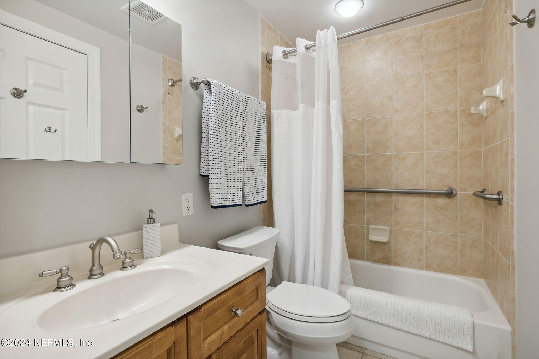 1415 1ST Street N, 903