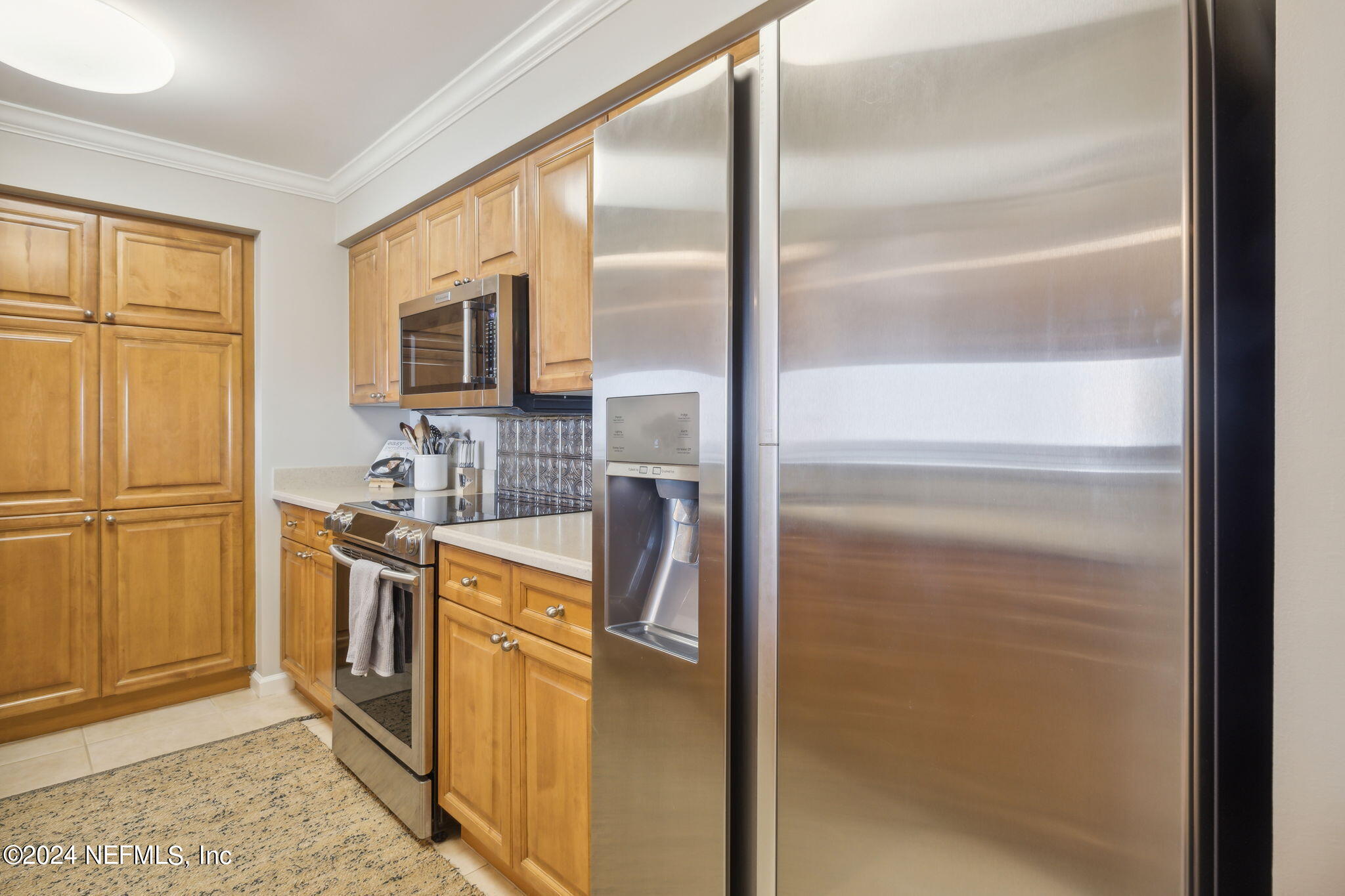1415 1ST Street N, 903