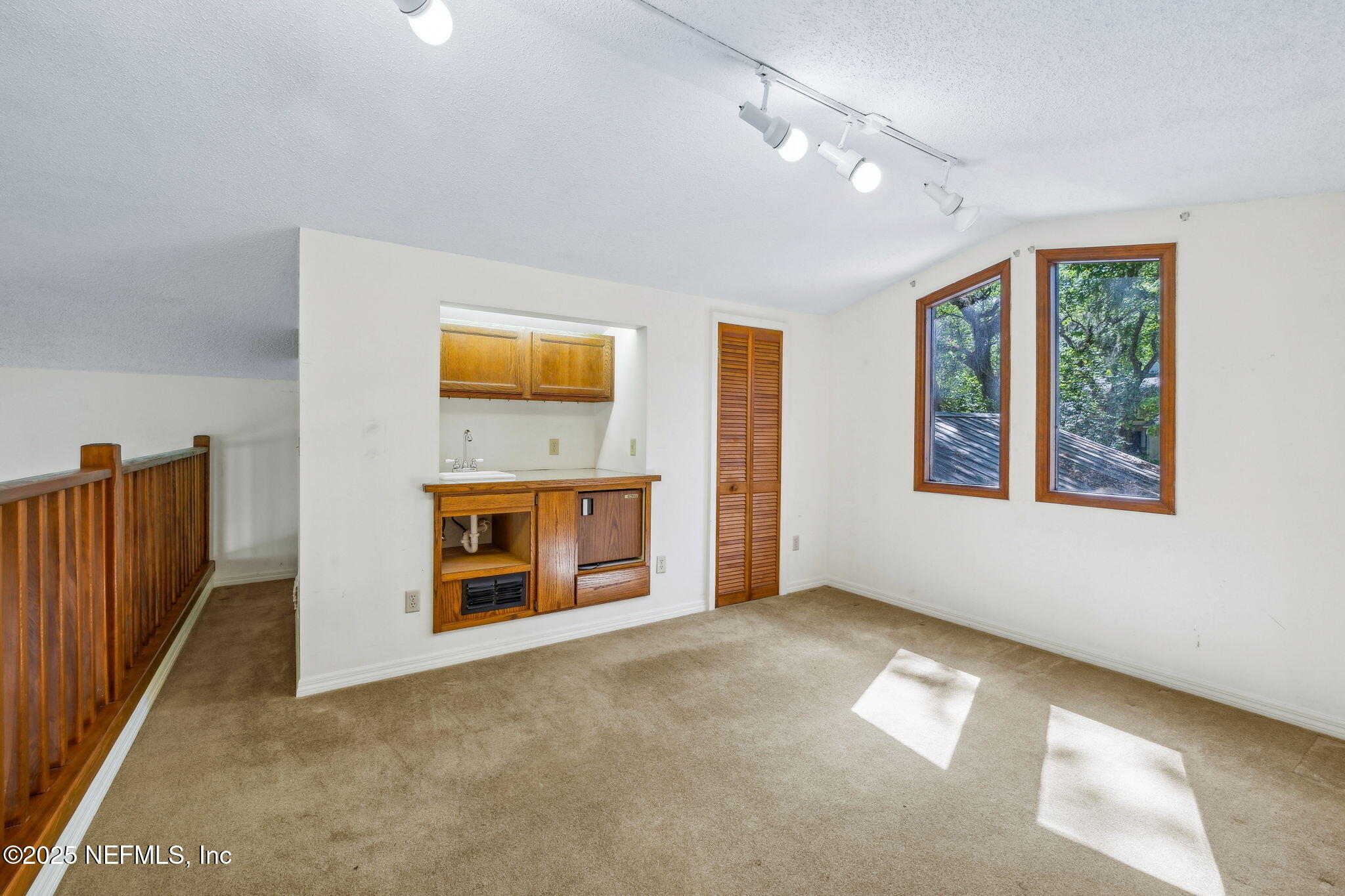 1875 LIVE OAK Lane