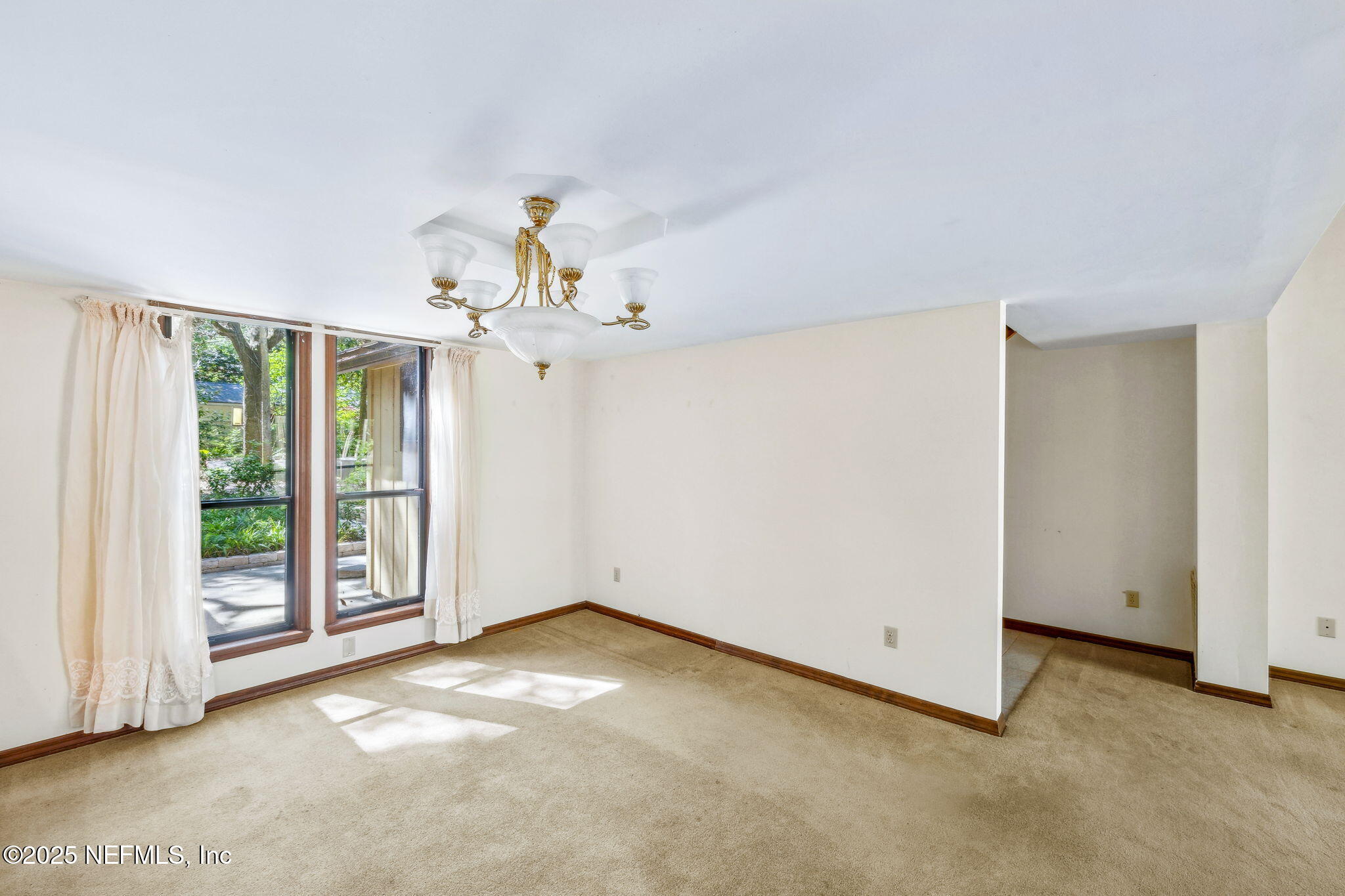 1875 LIVE OAK Lane