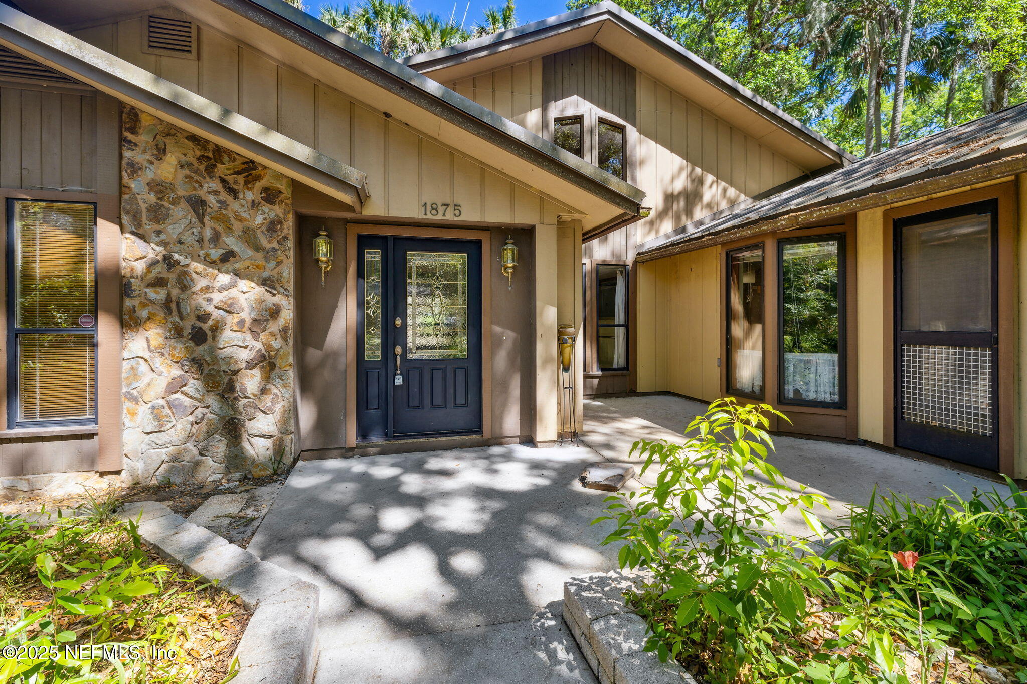 1875 LIVE OAK Lane