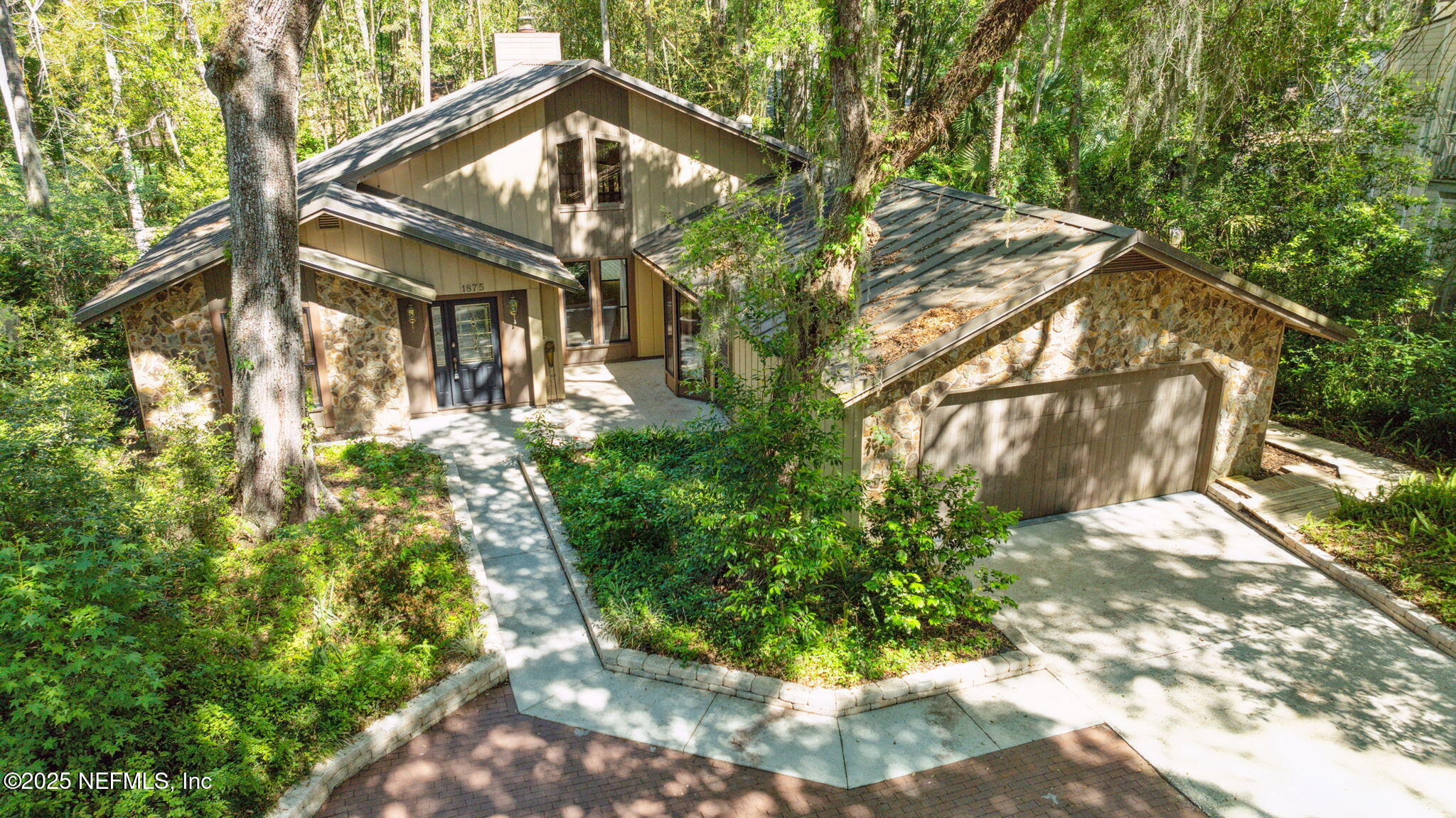 1875 LIVE OAK Lane