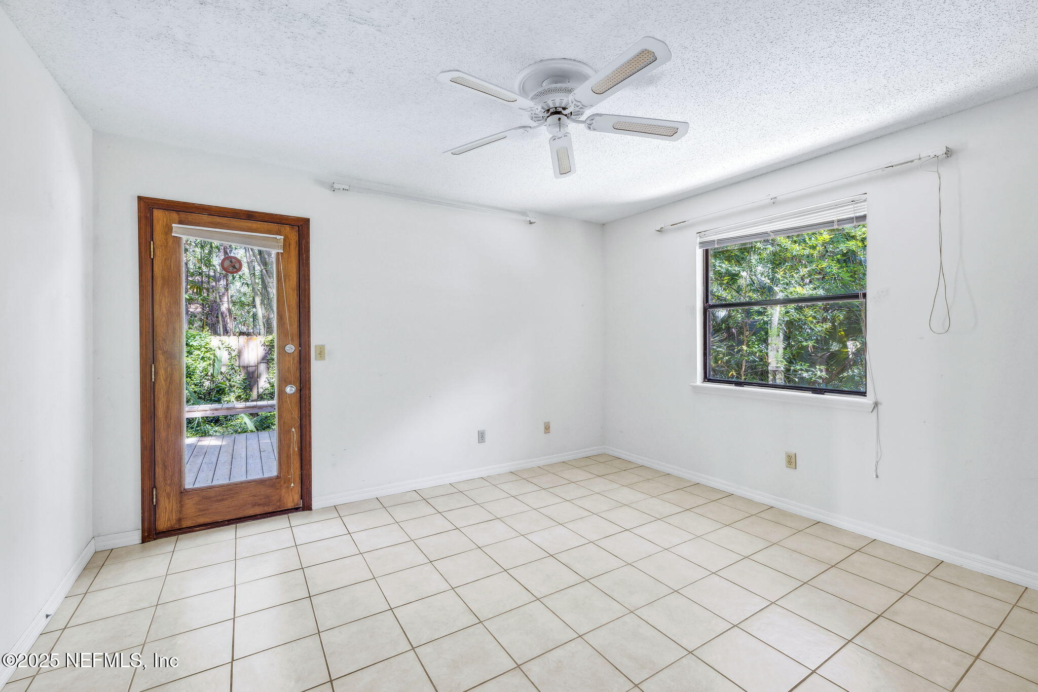1875 LIVE OAK Lane