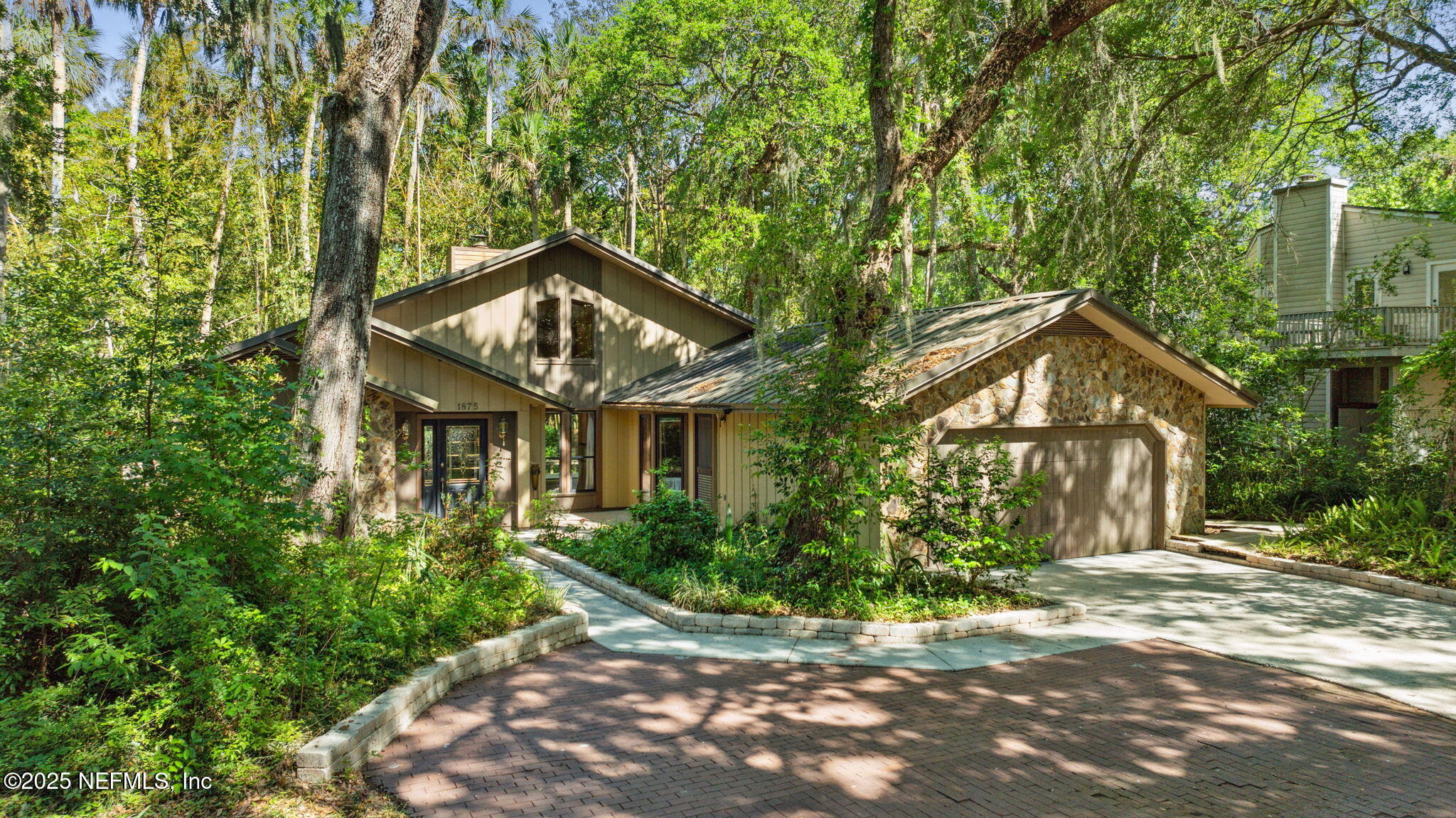 1875 LIVE OAK Lane