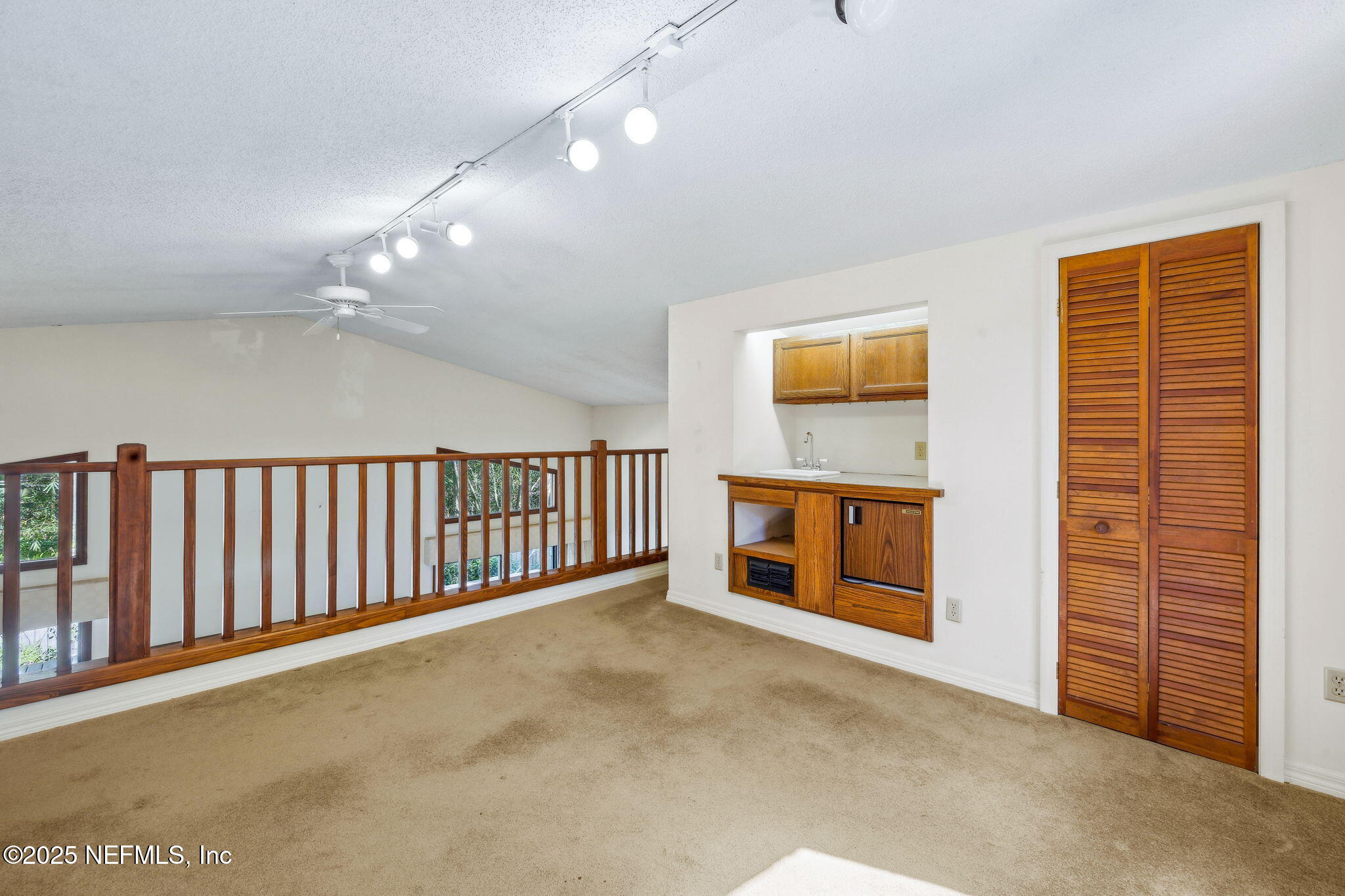1875 LIVE OAK Lane